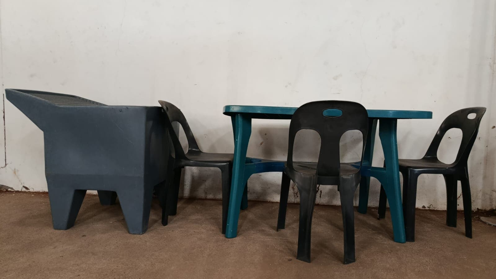 Household Furniture — image 1