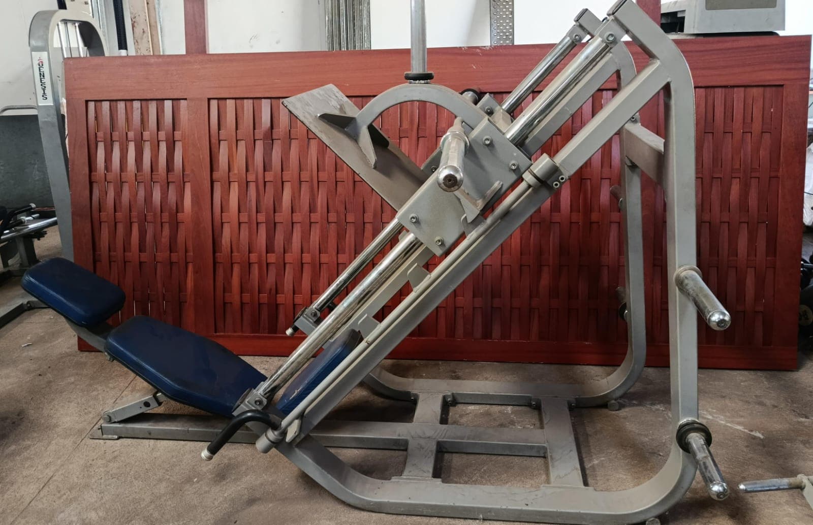 Máquina de Exercício para Pernas — imagem 1