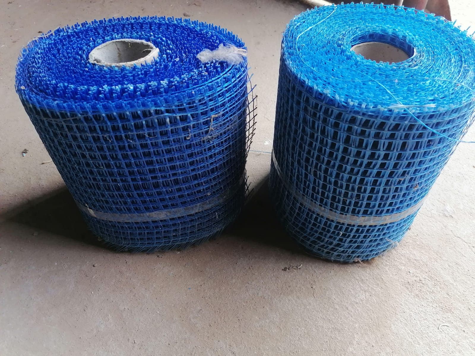 Tela de malha plástica e Fita adesiva de Papel — imagem 1