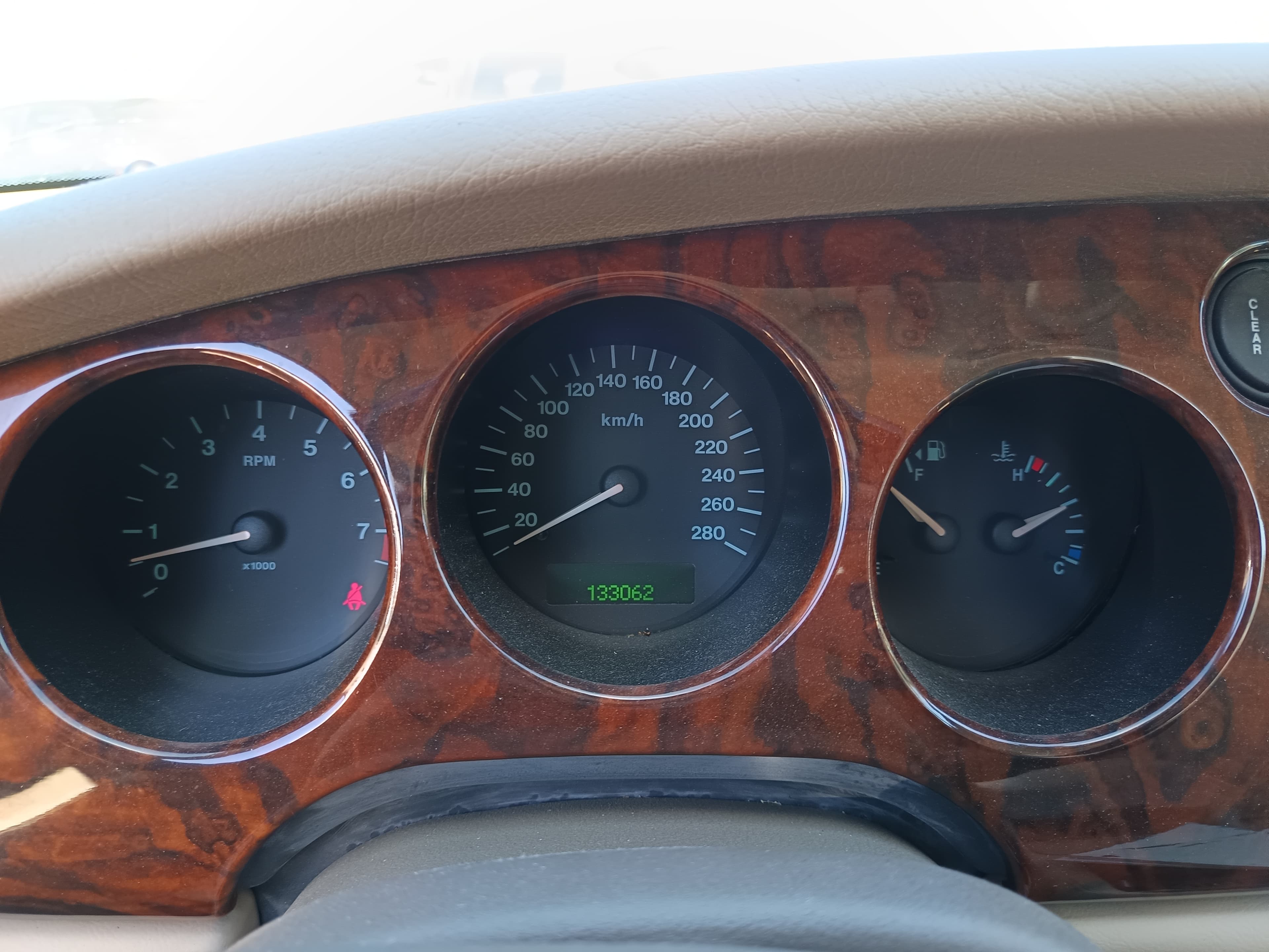 Jaguar XK8 · Ano 2001 — image 36