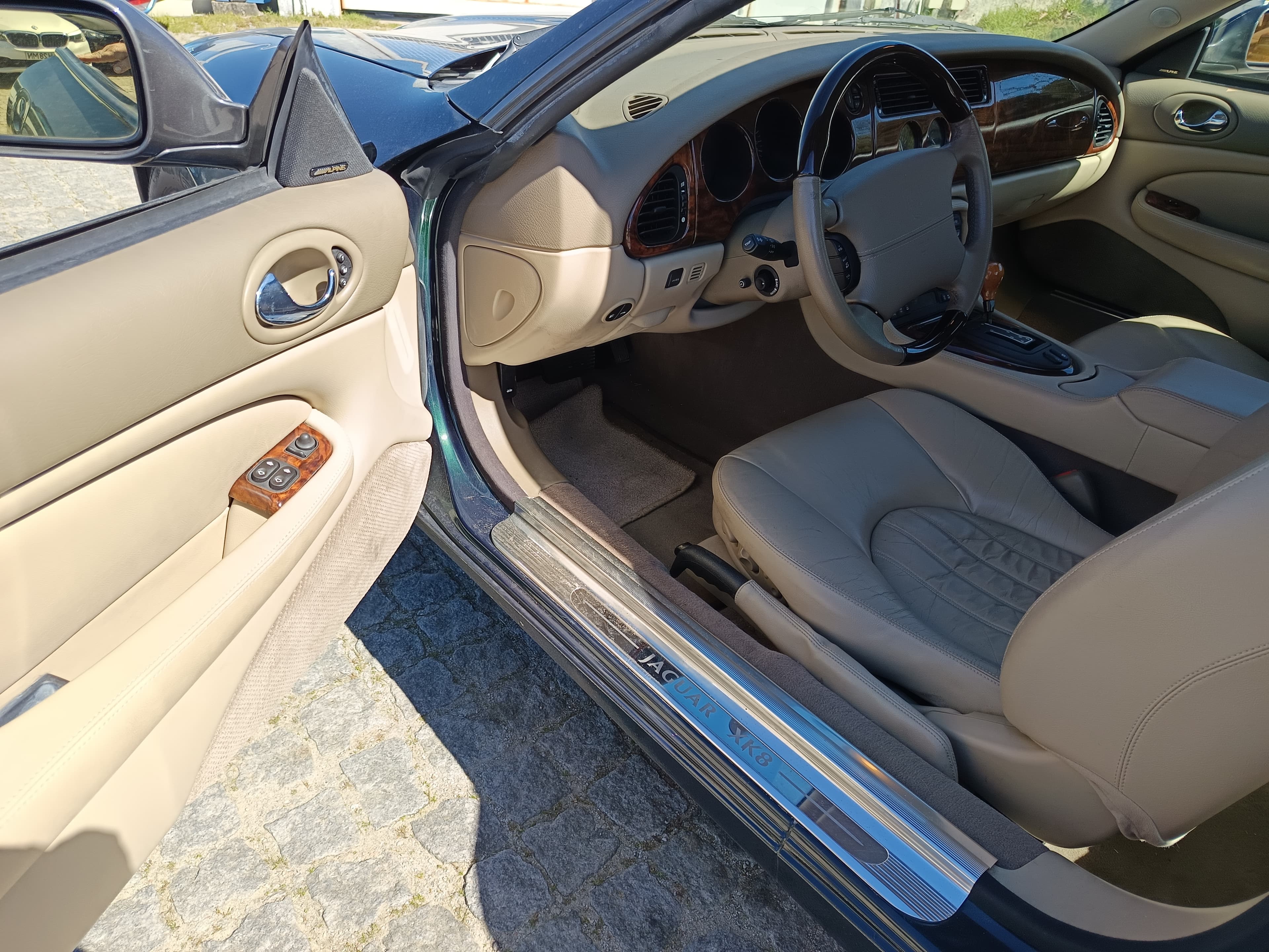 Jaguar XK8 · Ano 2001 — image 22