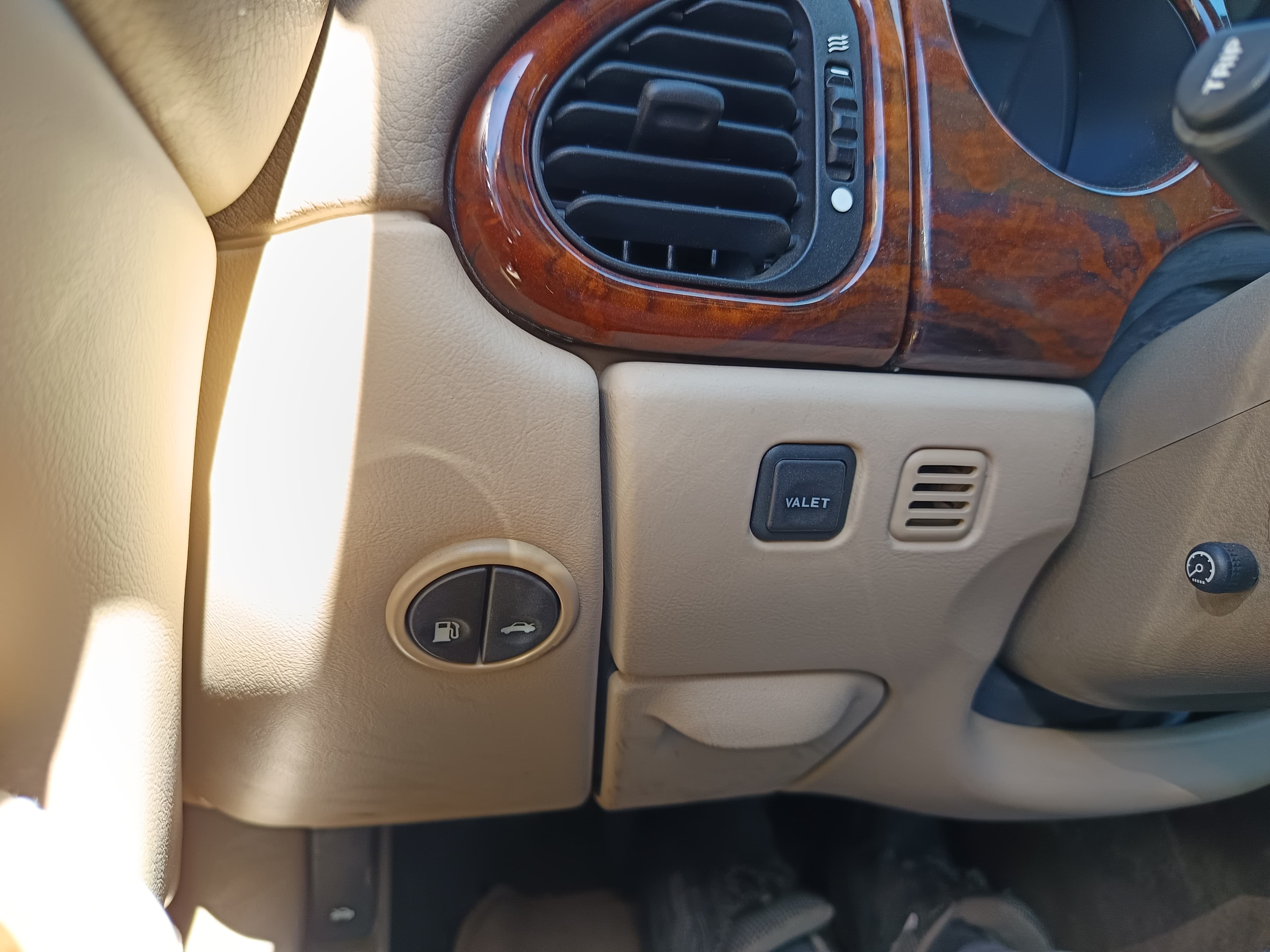 Jaguar XK8 · Ano 2001 — image 37