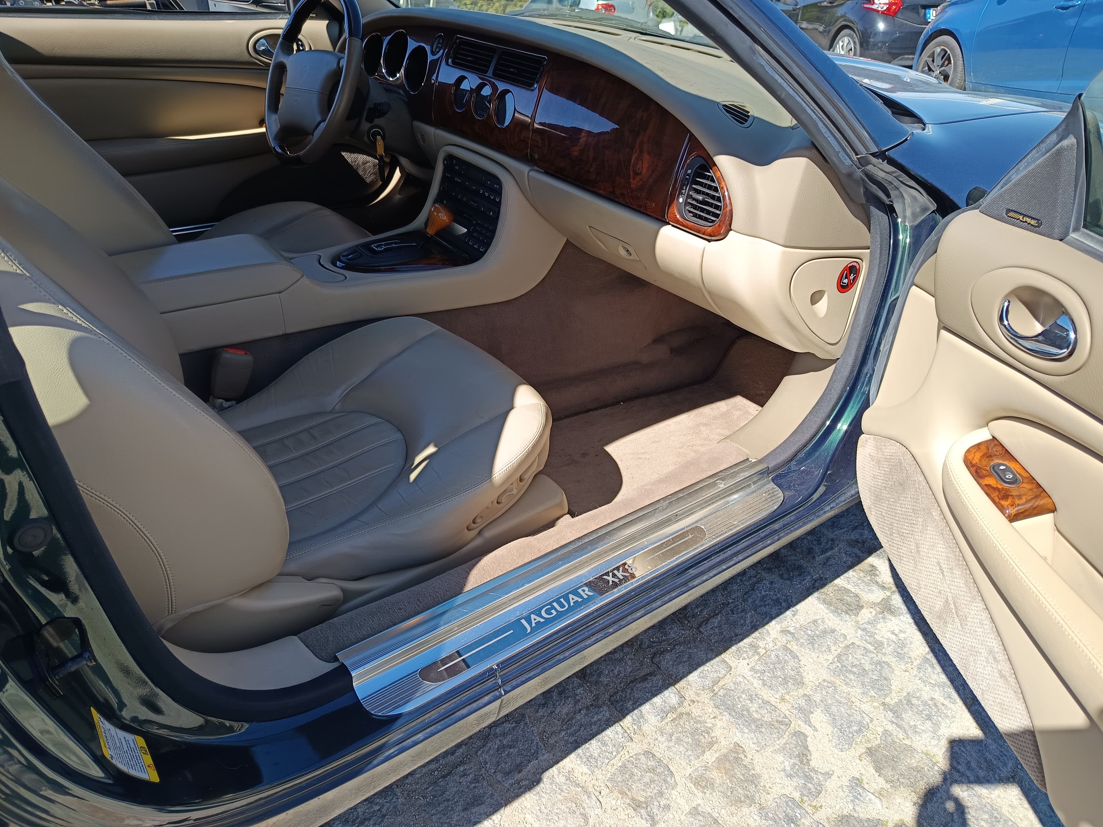 Jaguar XK8 · Ano 2001 — image 18