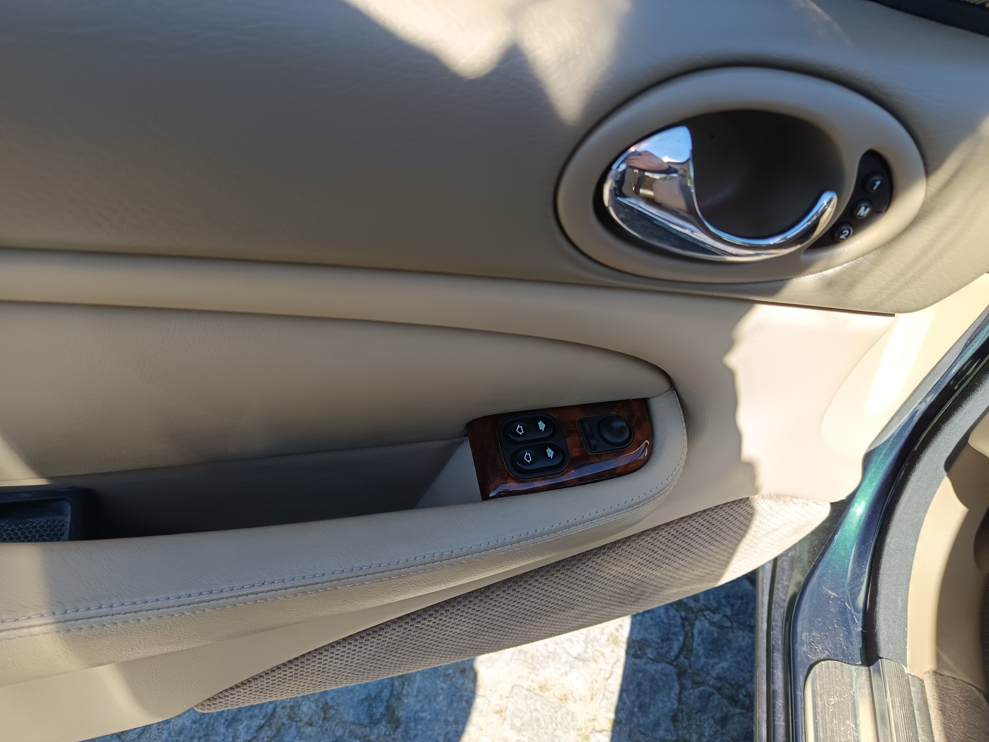 Jaguar XK8 · Ano 2001 — image 23