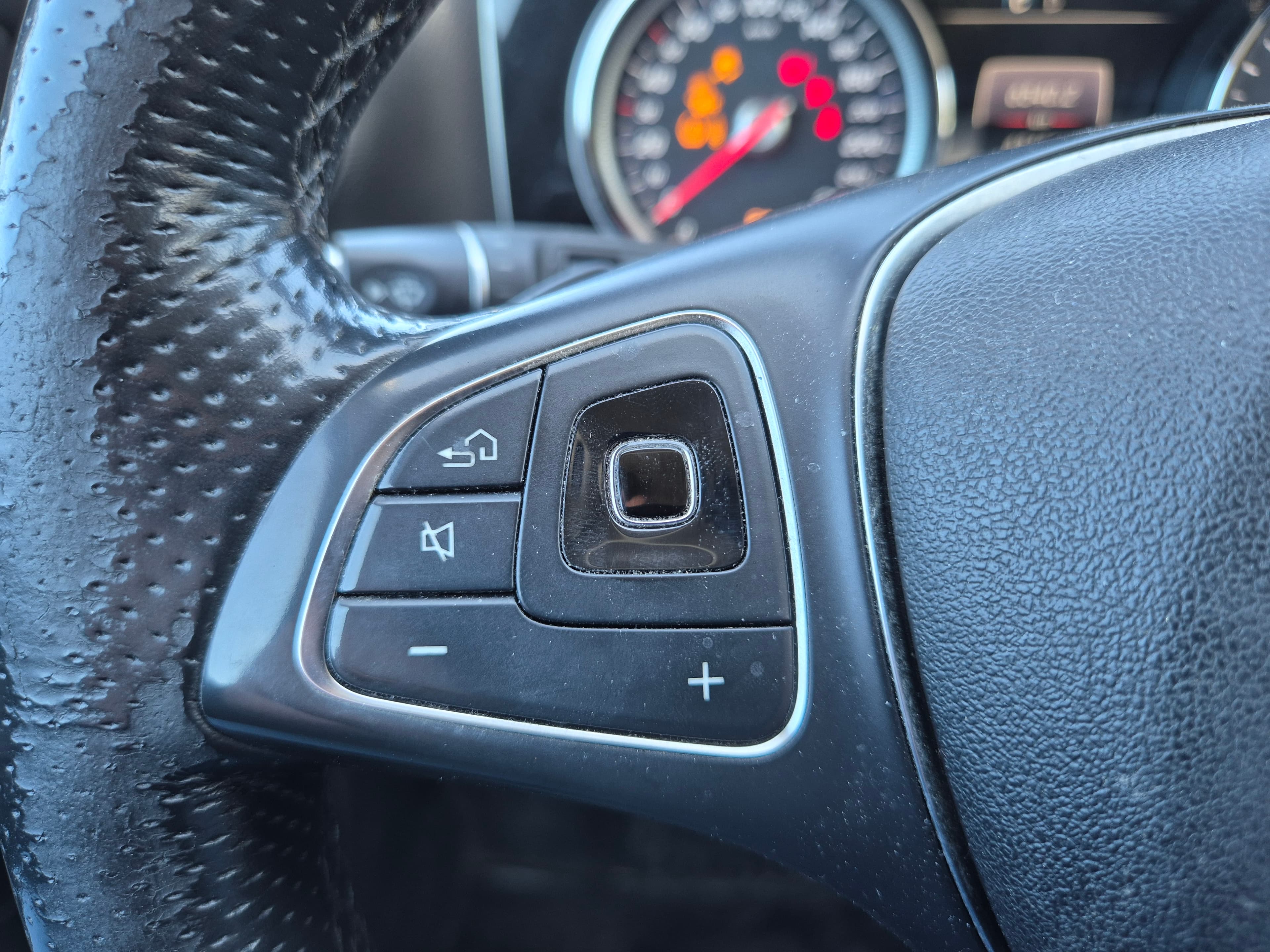Mercedes-Benz E 220 d · Ano 2018 — imagem 35
