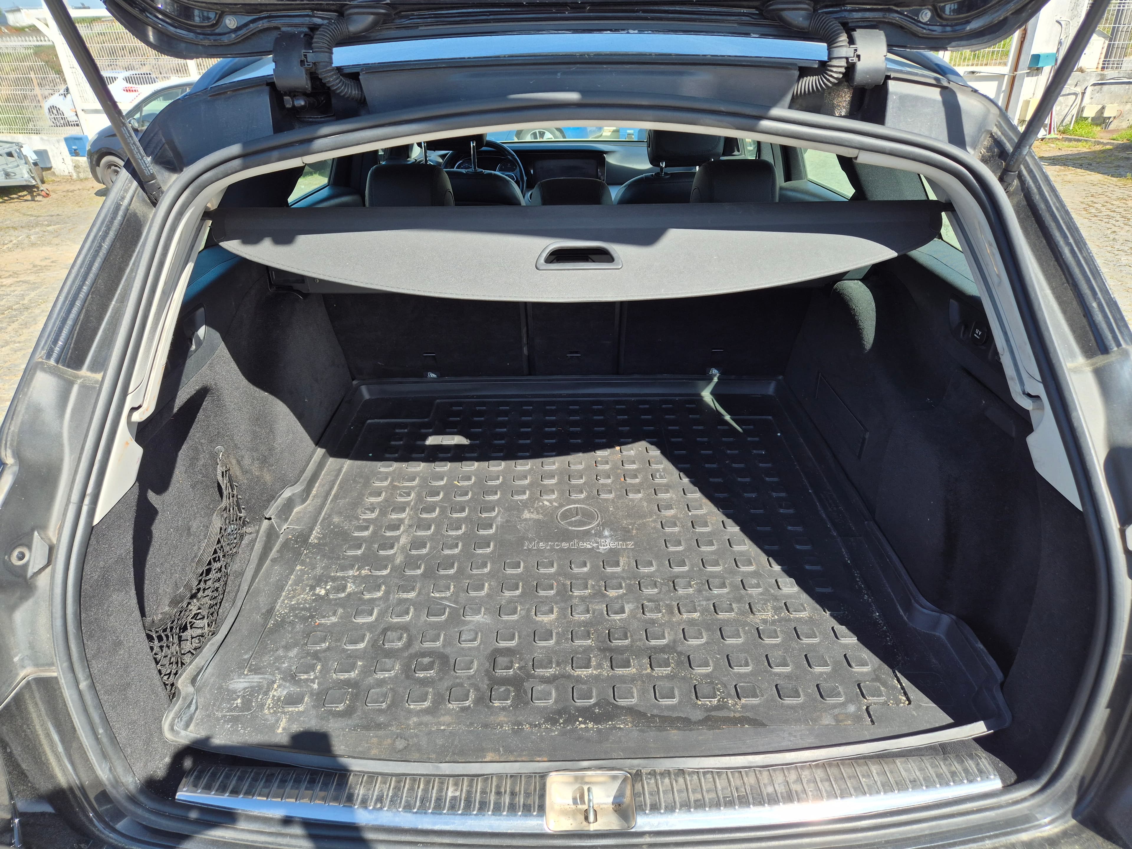 Mercedes-Benz E 220 d · Ano 2018 — imagem 14