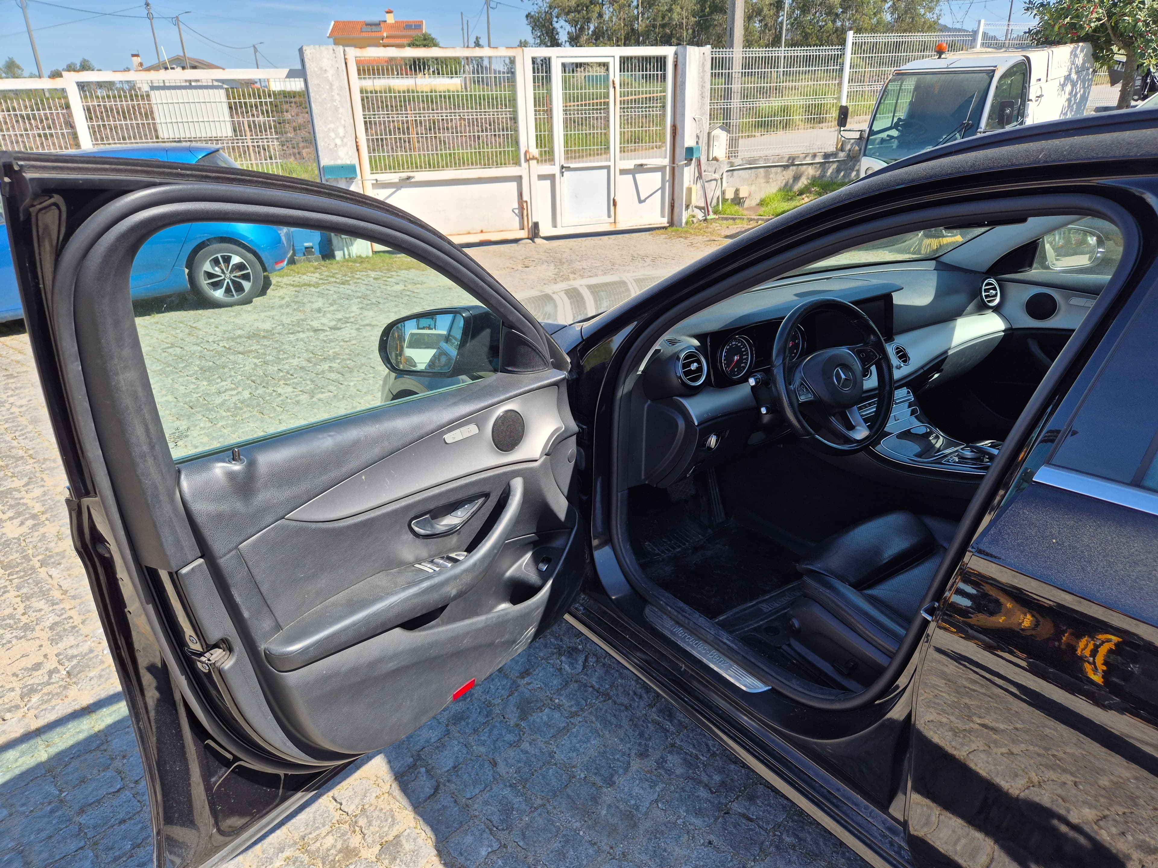 Mercedes-Benz E 220 d · Ano 2018 — imagem 25