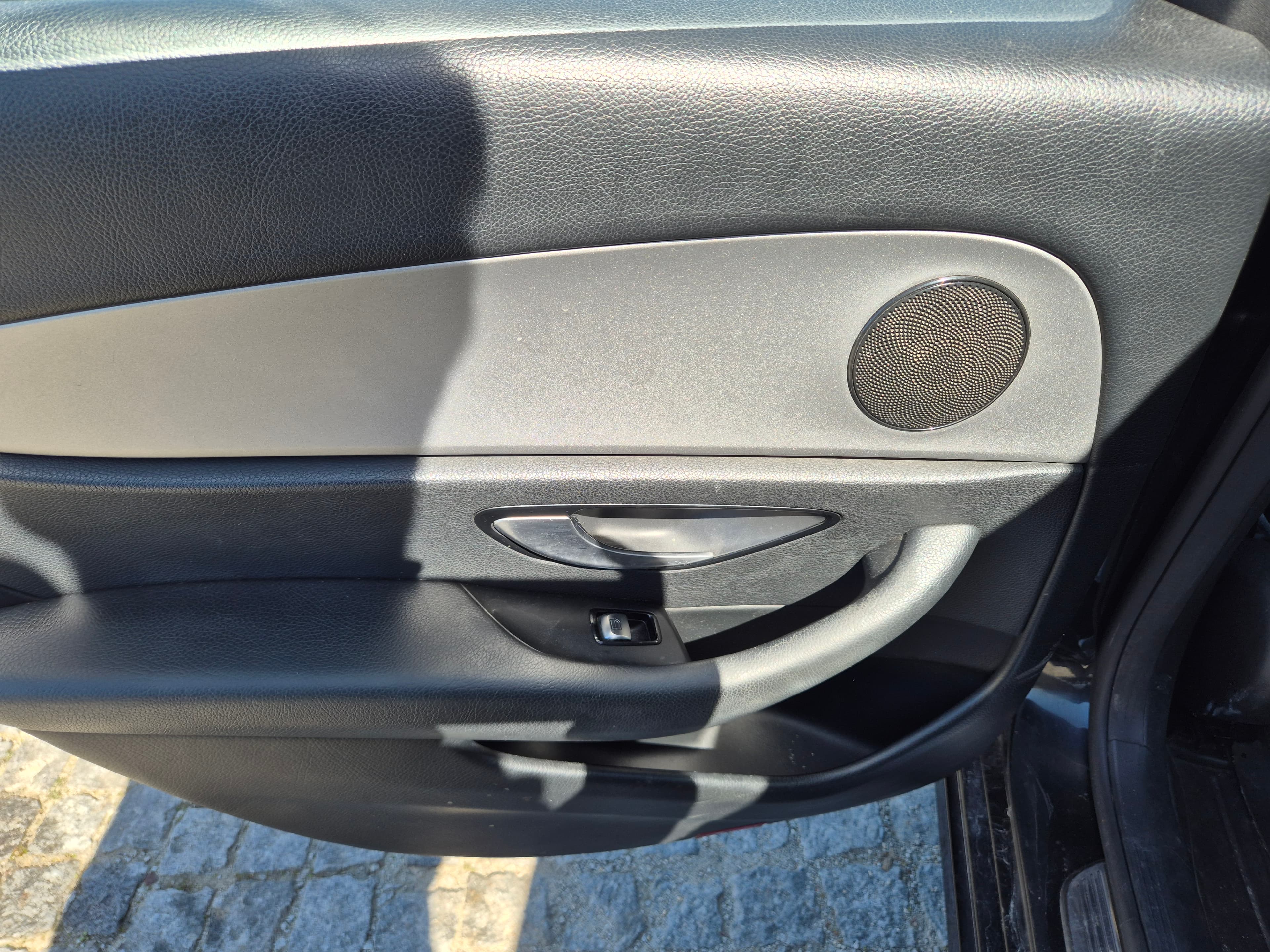 Mercedes-Benz E 220 d · Ano 2018 — imagem 23
