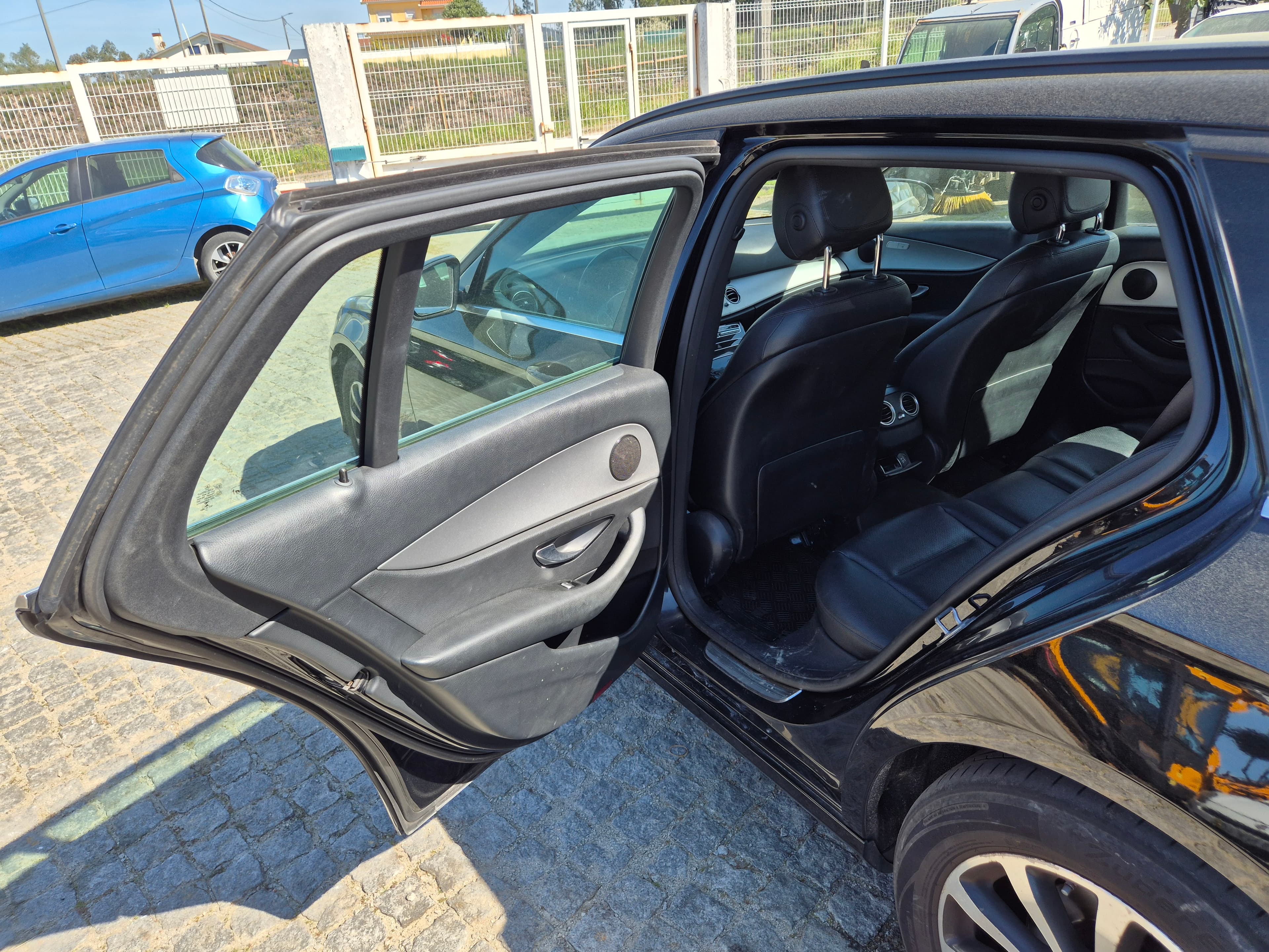 Mercedes-Benz E 220 d · Ano 2018 — imagem 22