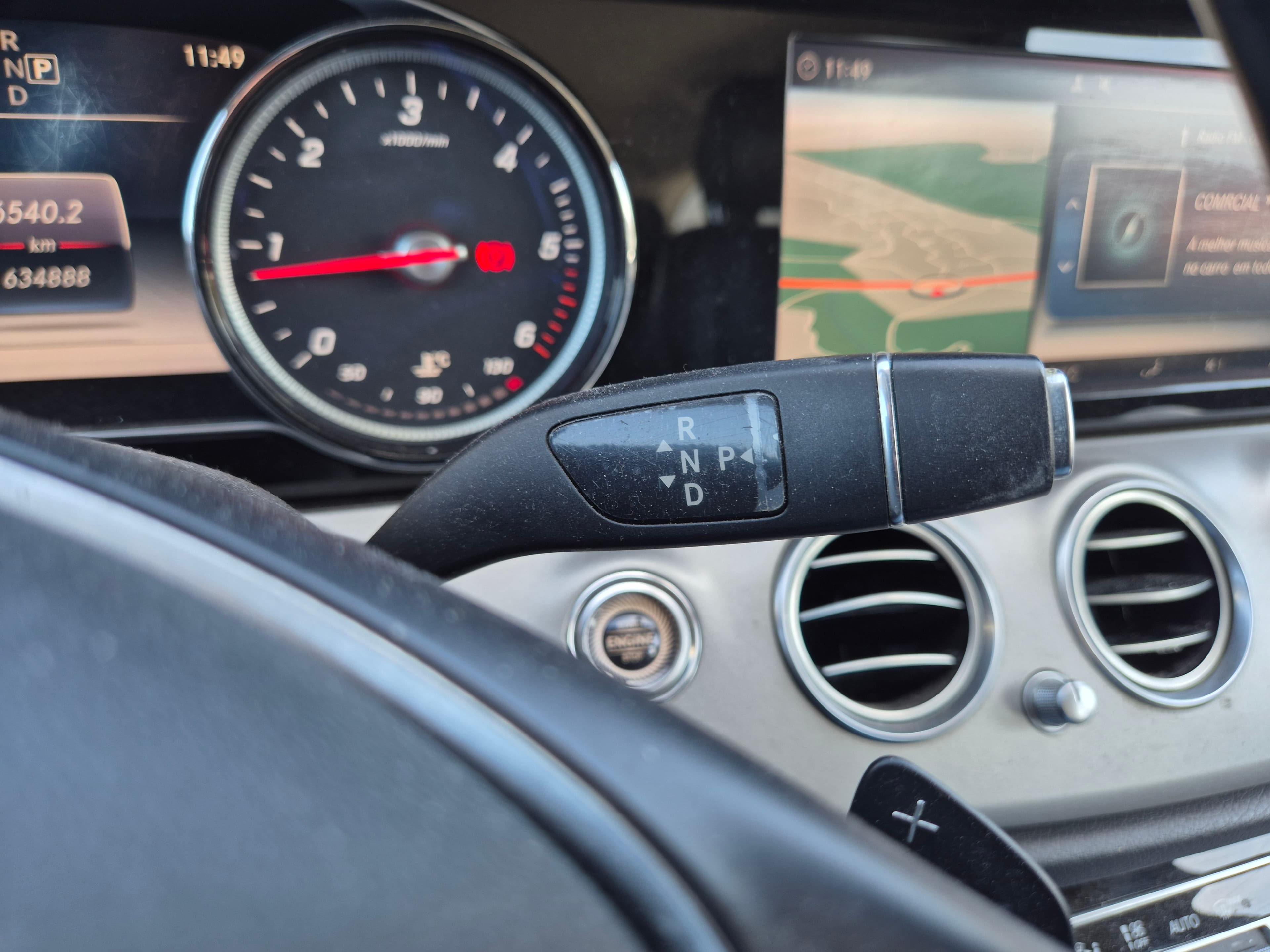 Mercedes-Benz E 220 d · Ano 2018 — imagem 38