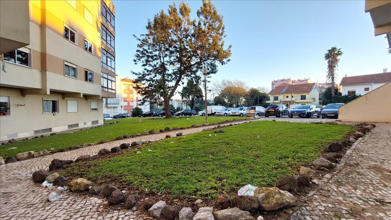 Apartamento T2 · Rio de Mouro, Sintra — image 2