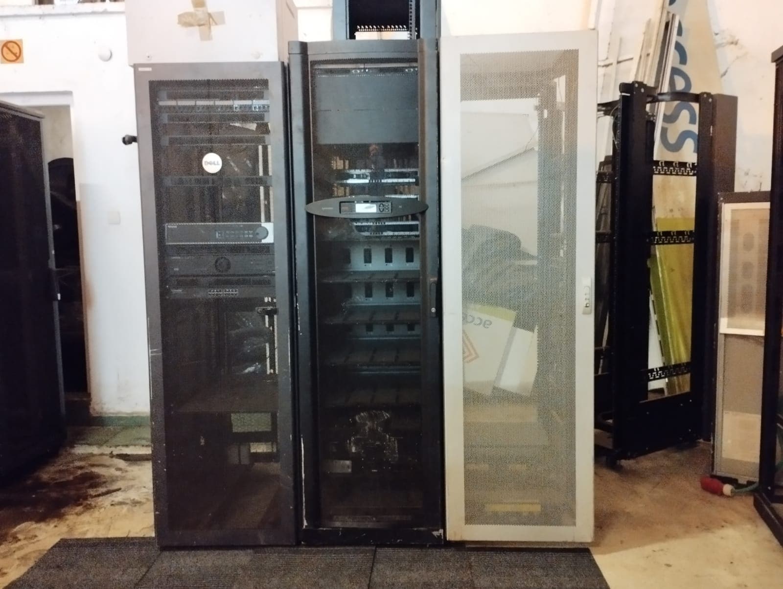 Bastidores de servidor (Racks)