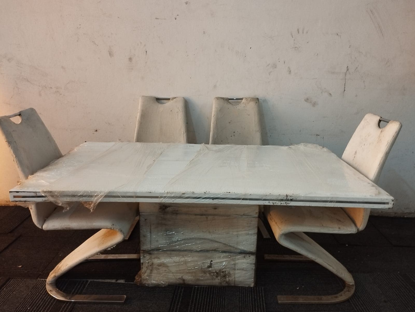 Mobiliário — image 2