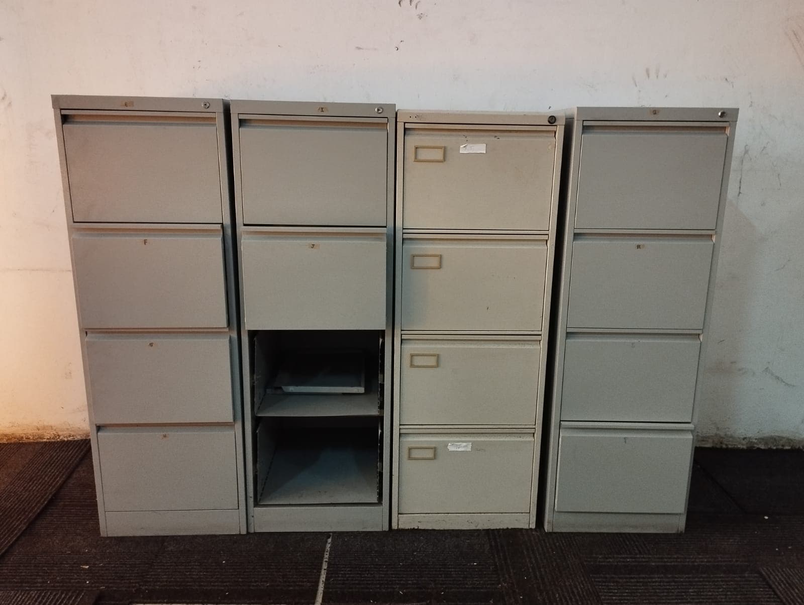 Mobilier de bureau — image 1