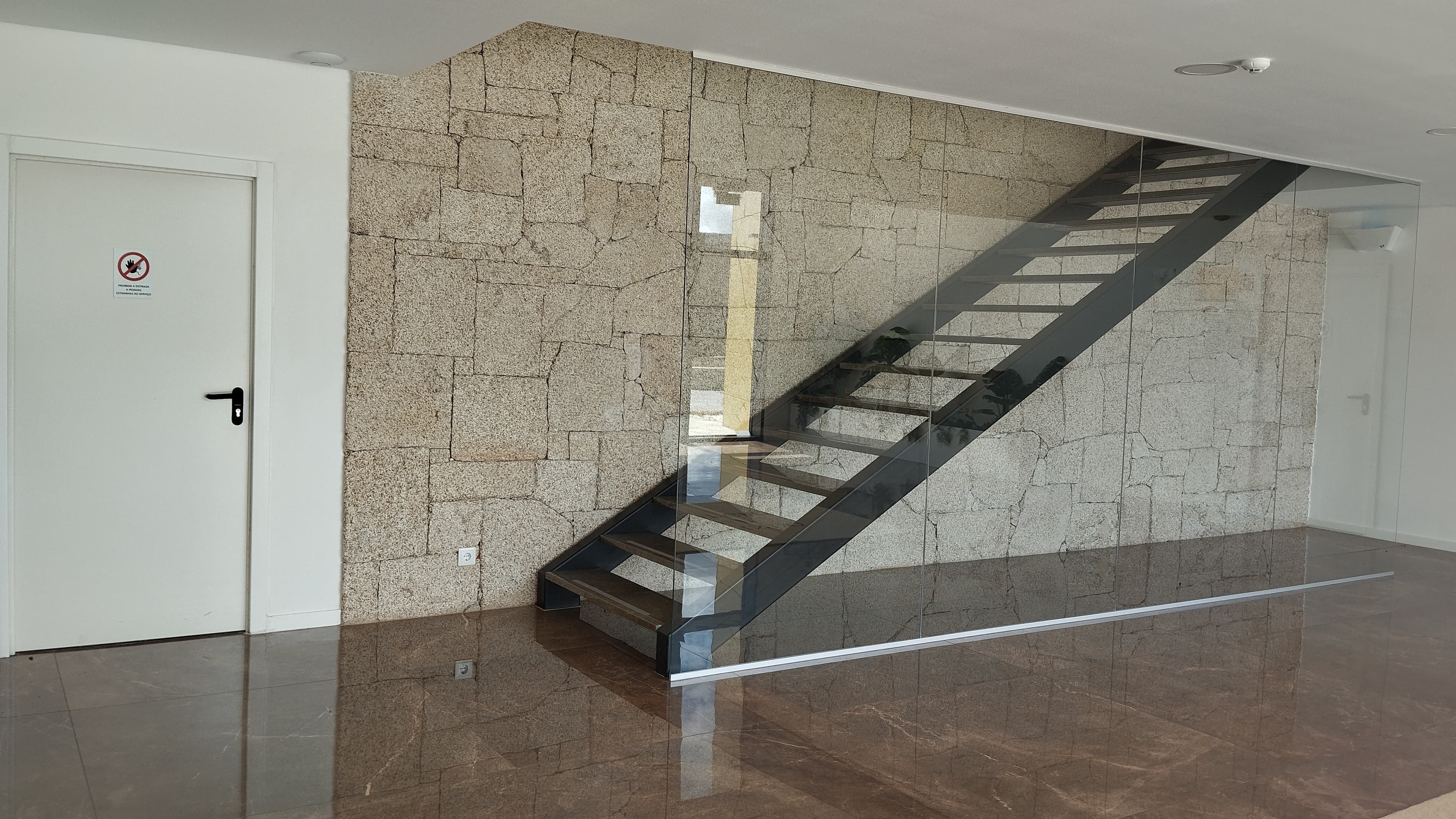 Armazém Industrial · Sernancelhe — imagem 12