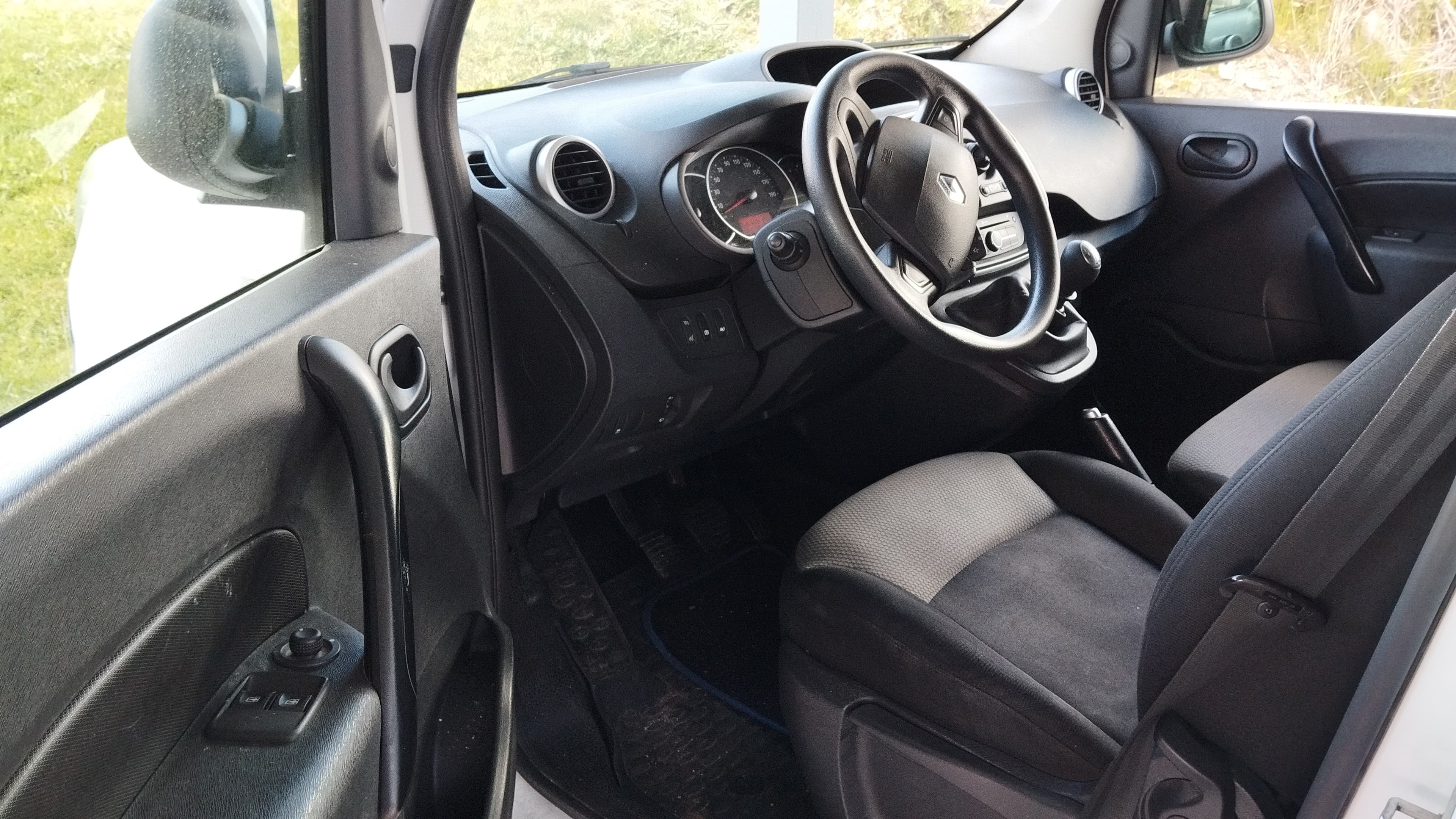 Renault Kangoo 1.5 DCi · Ano 2020 — image 5