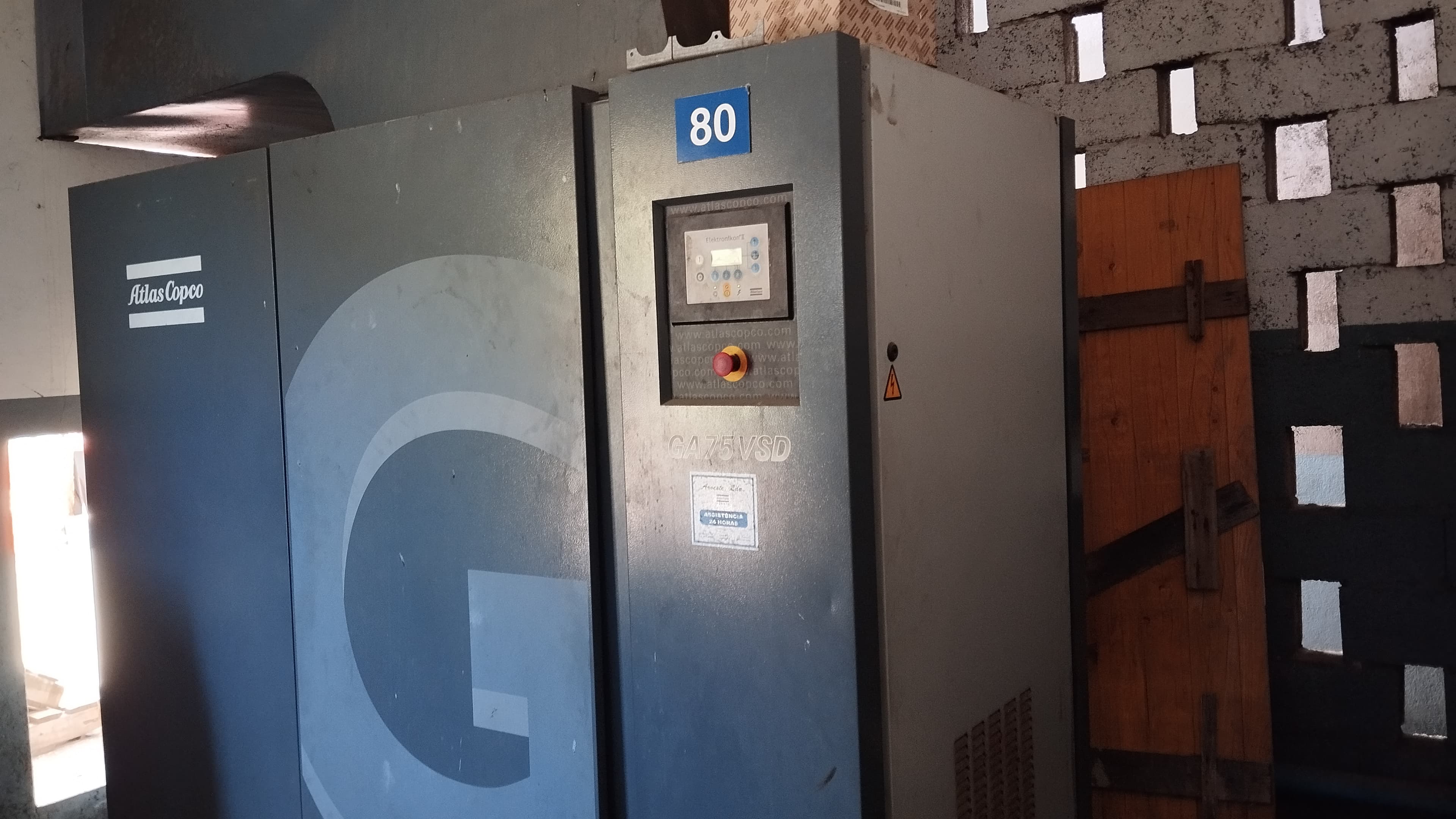 Compressor Atlas Copco · Ano 2008 — imagem 3