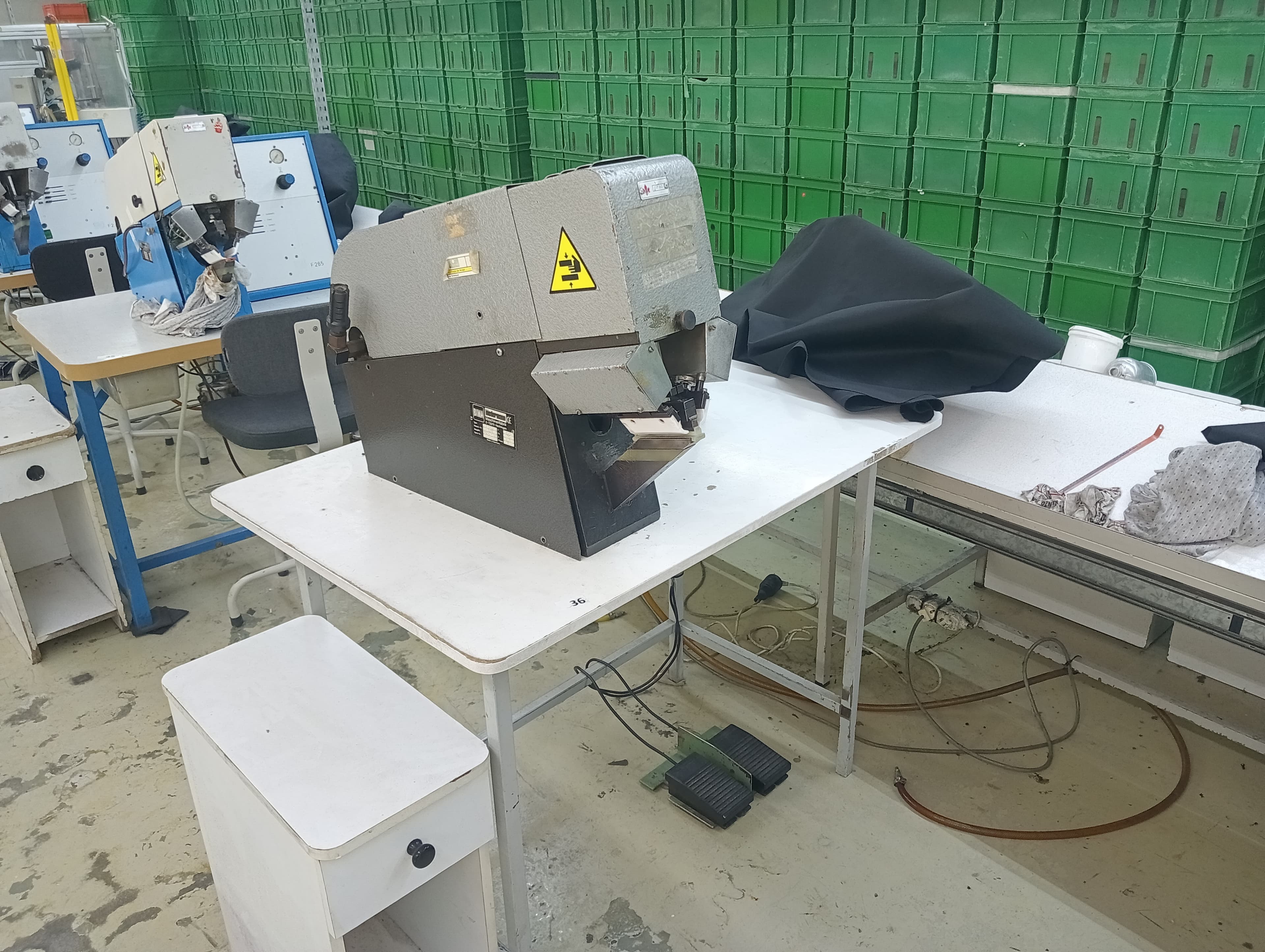 Máquina de colar Forros — imagem 1