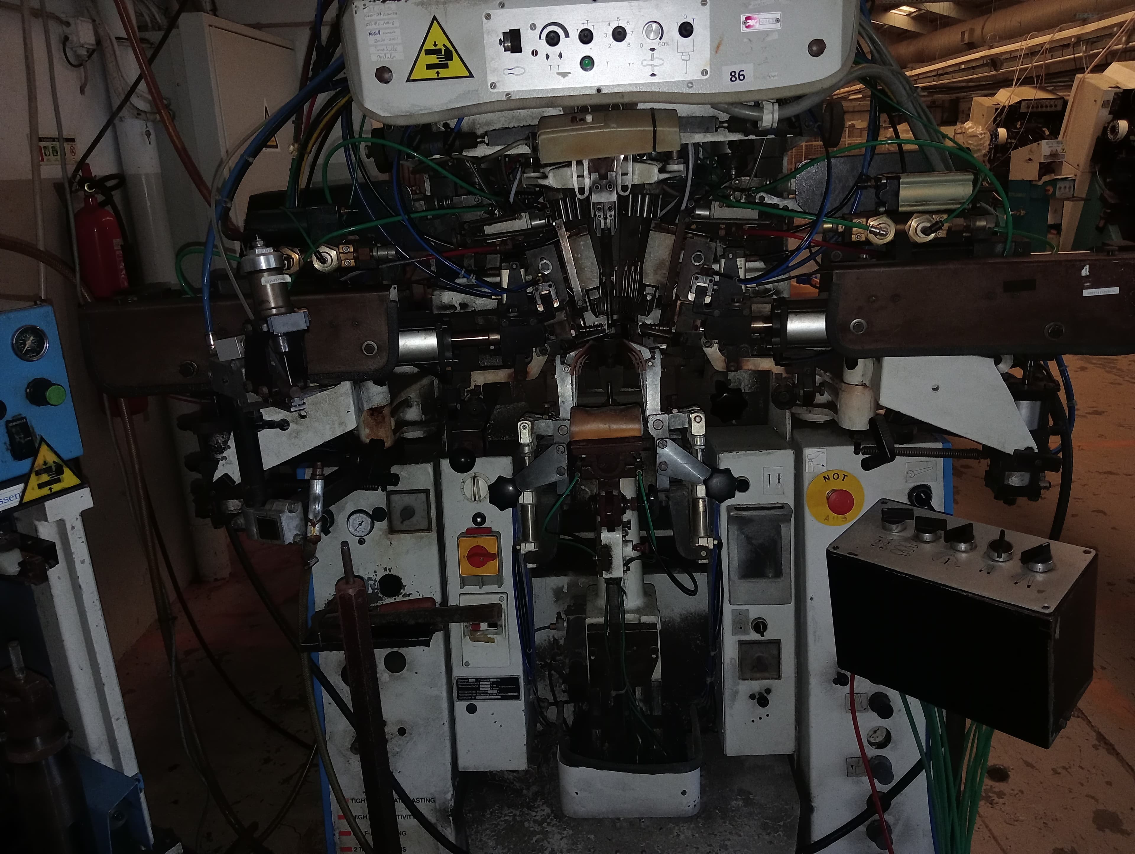 Máquina de Fechar Calcanheiras — imagen 2