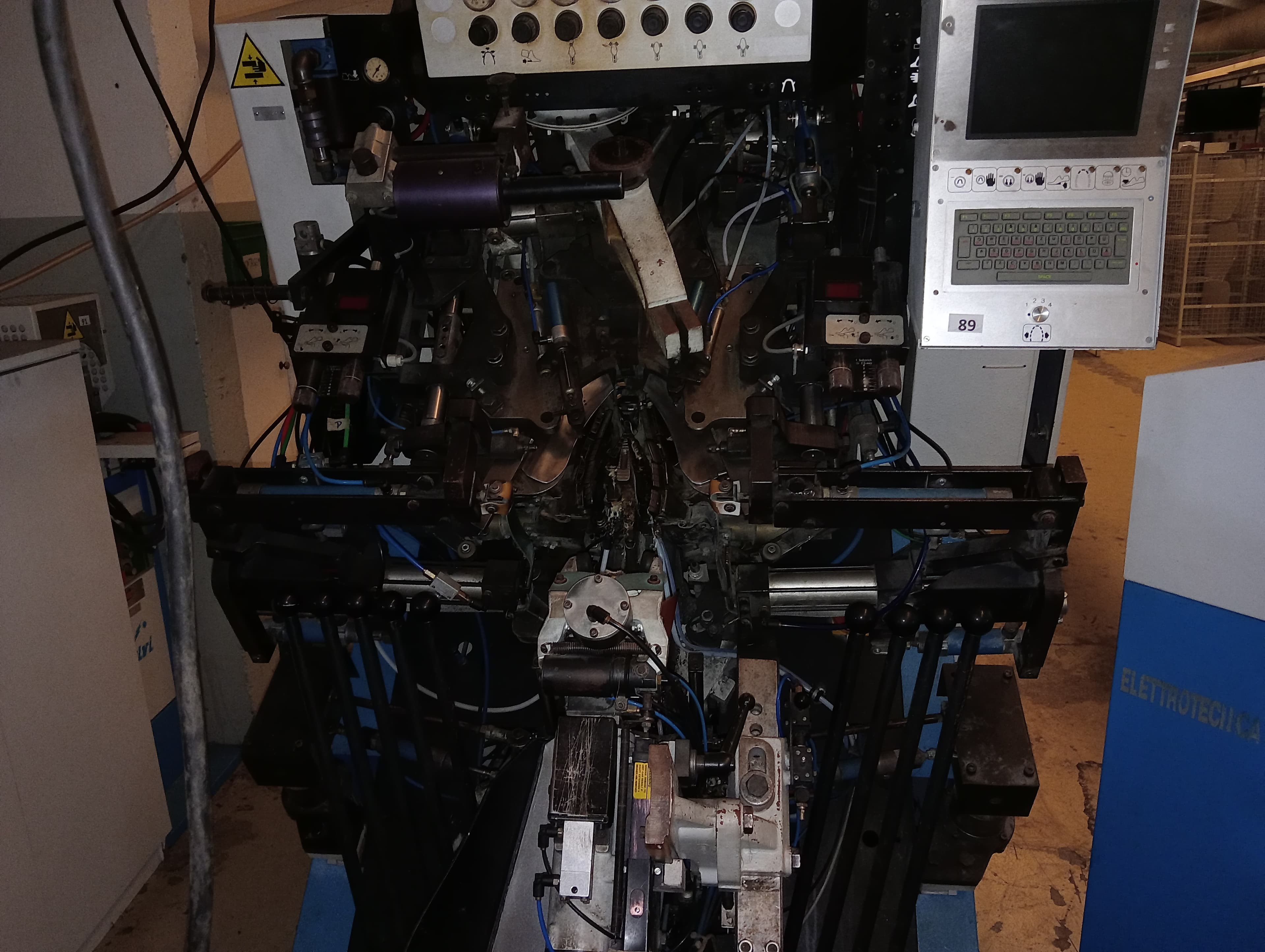 Máquina de Centrar Bicos — imagem 3