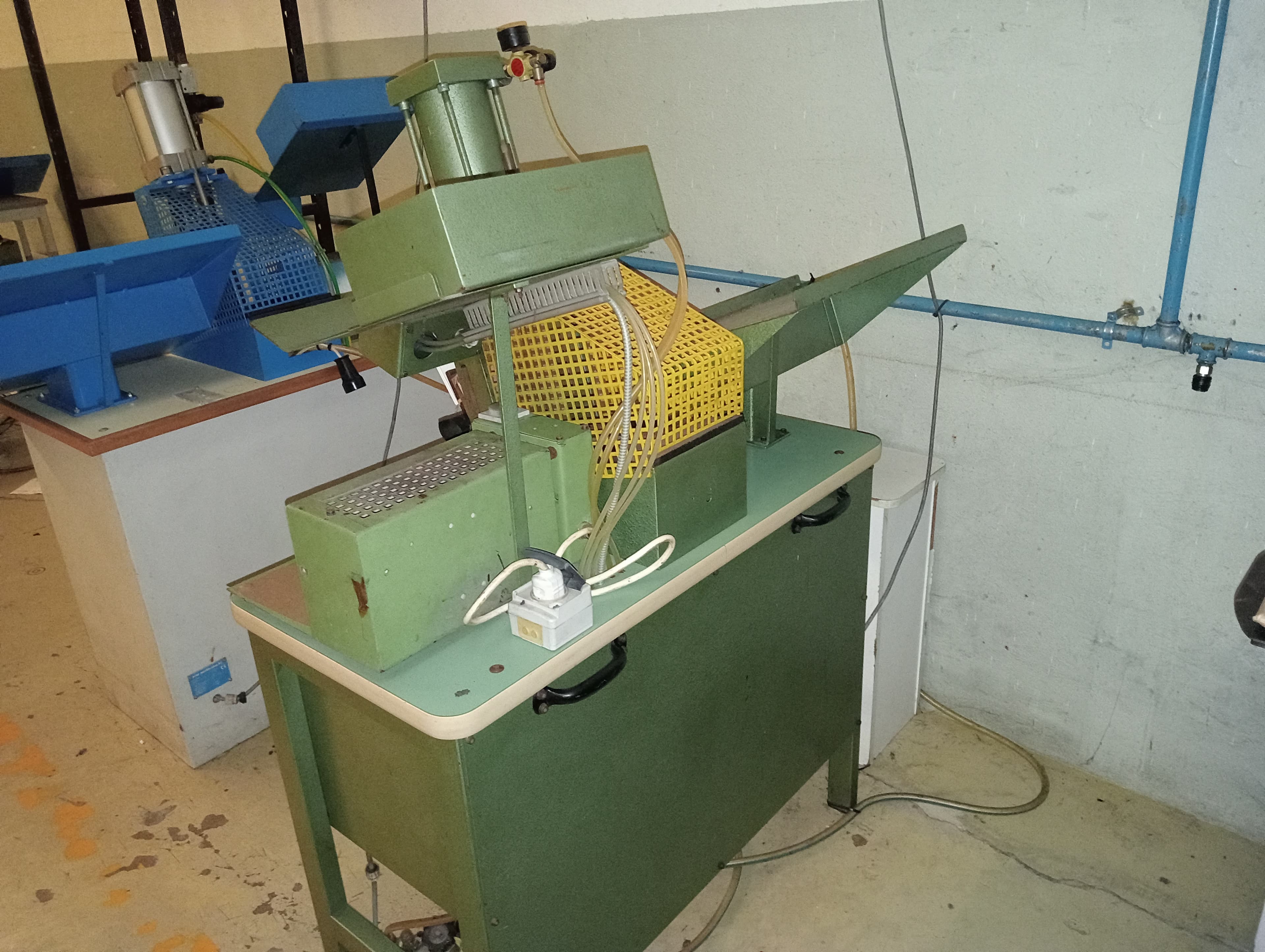 Máquina de Apertar Tacões — imagen 2