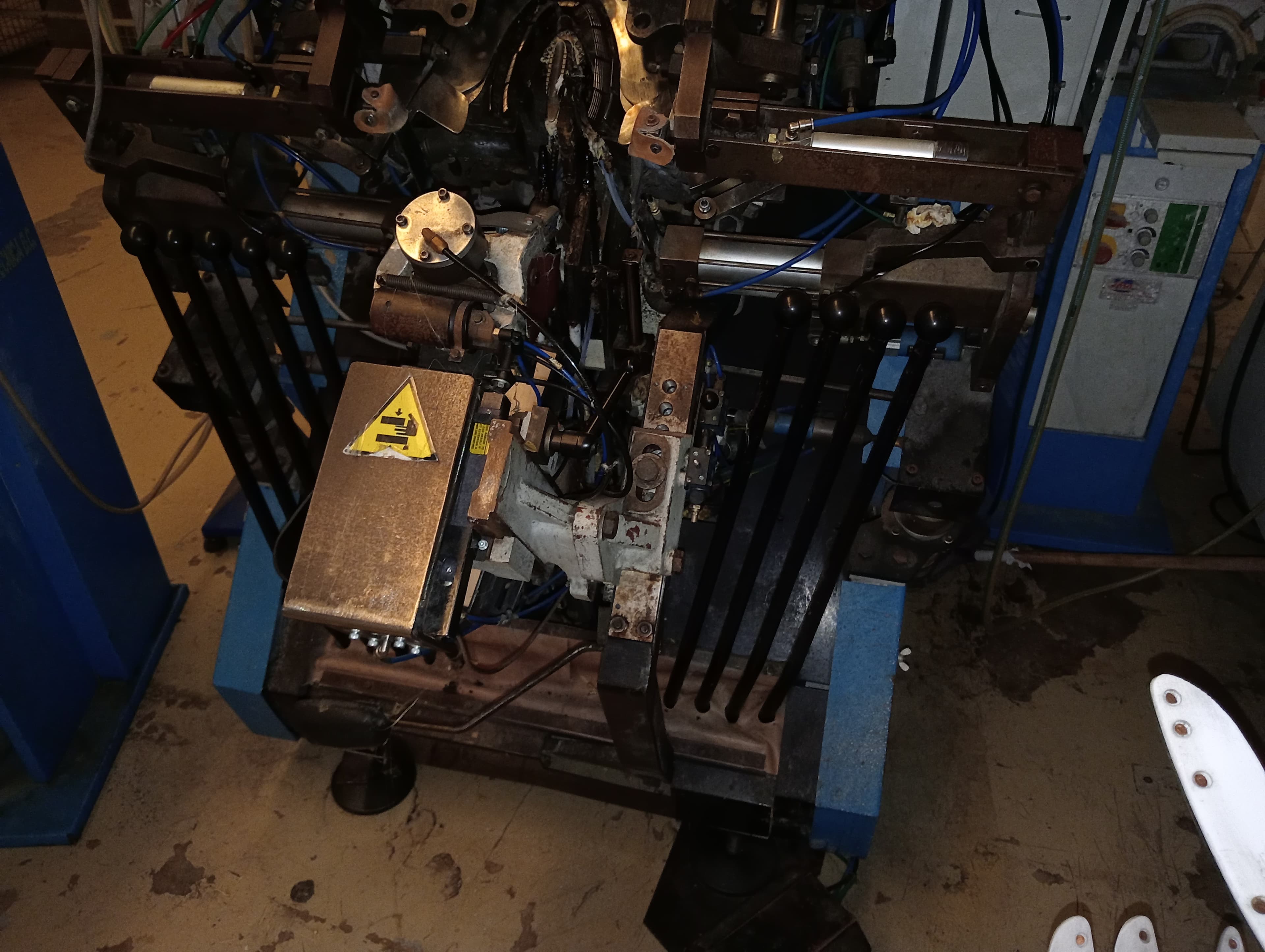 Máquina de Montar Bicos — imagem 3