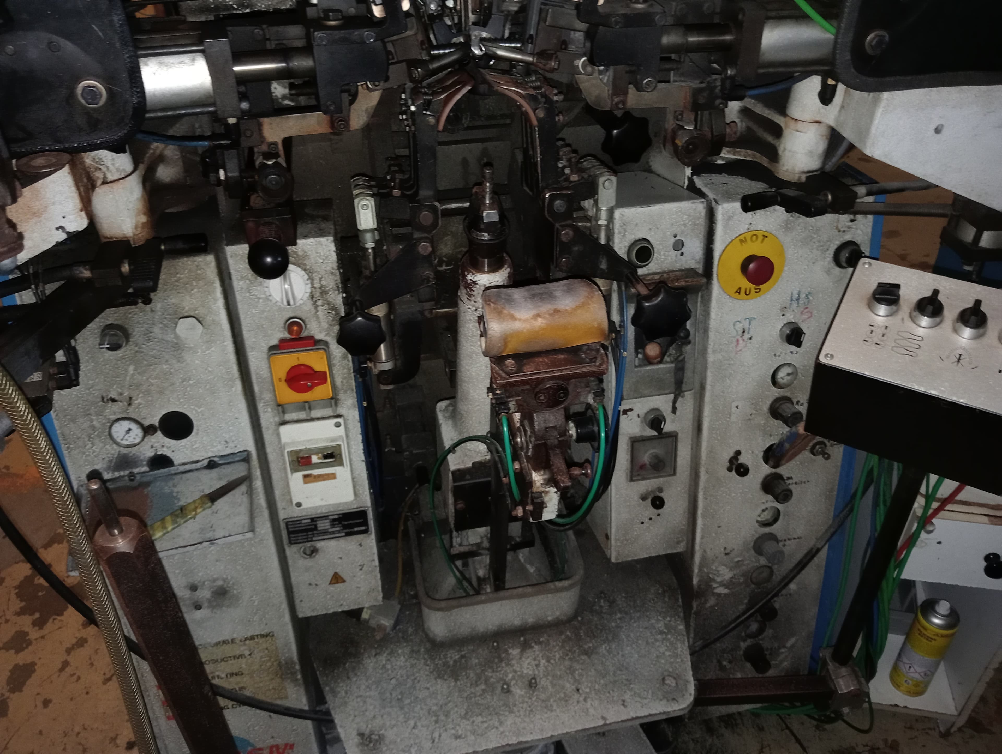 Máquina de Fechar Calcanheiras — imagen 3