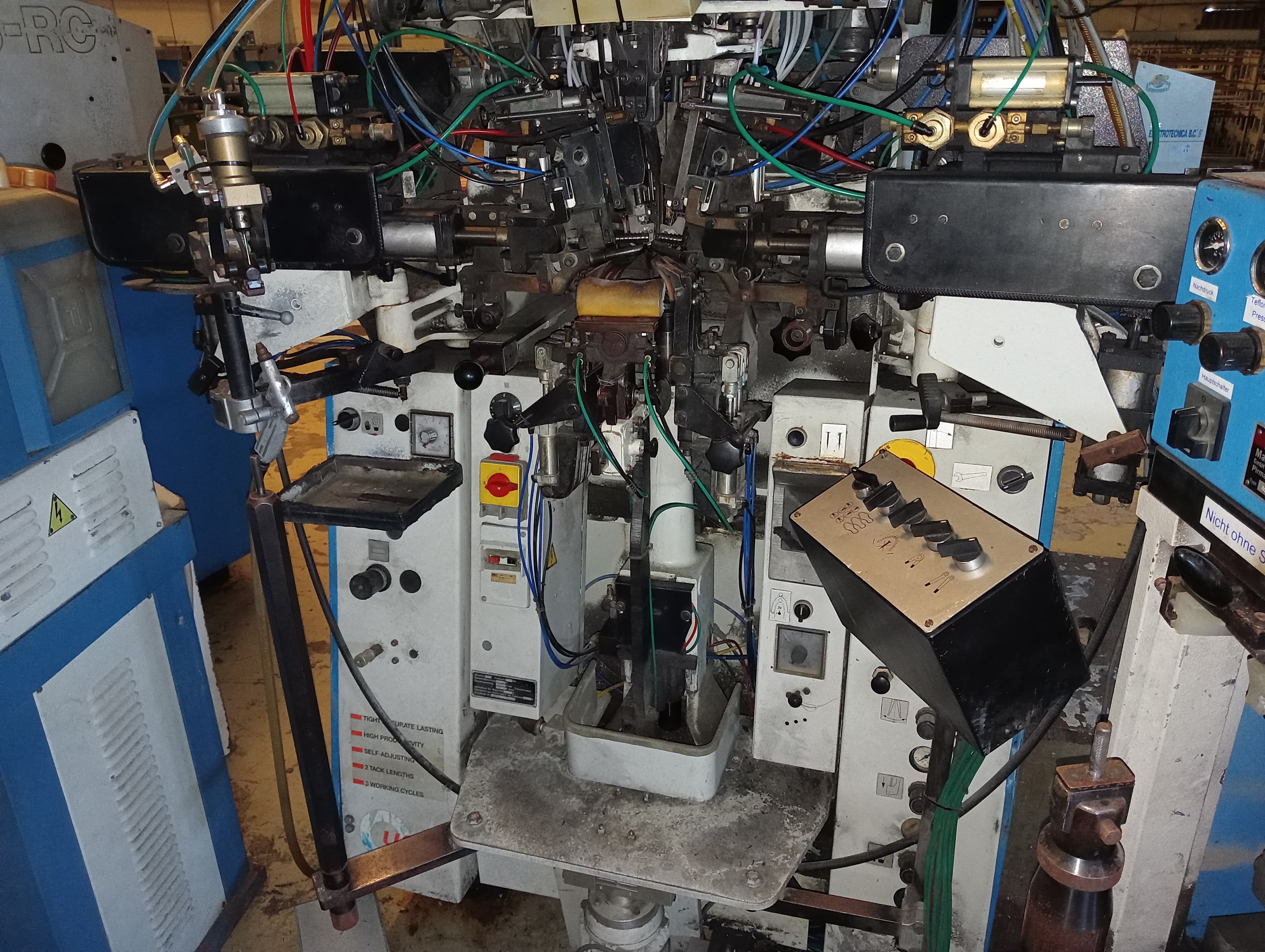 Máquina de Fechar Calcanheiras — imagen 3