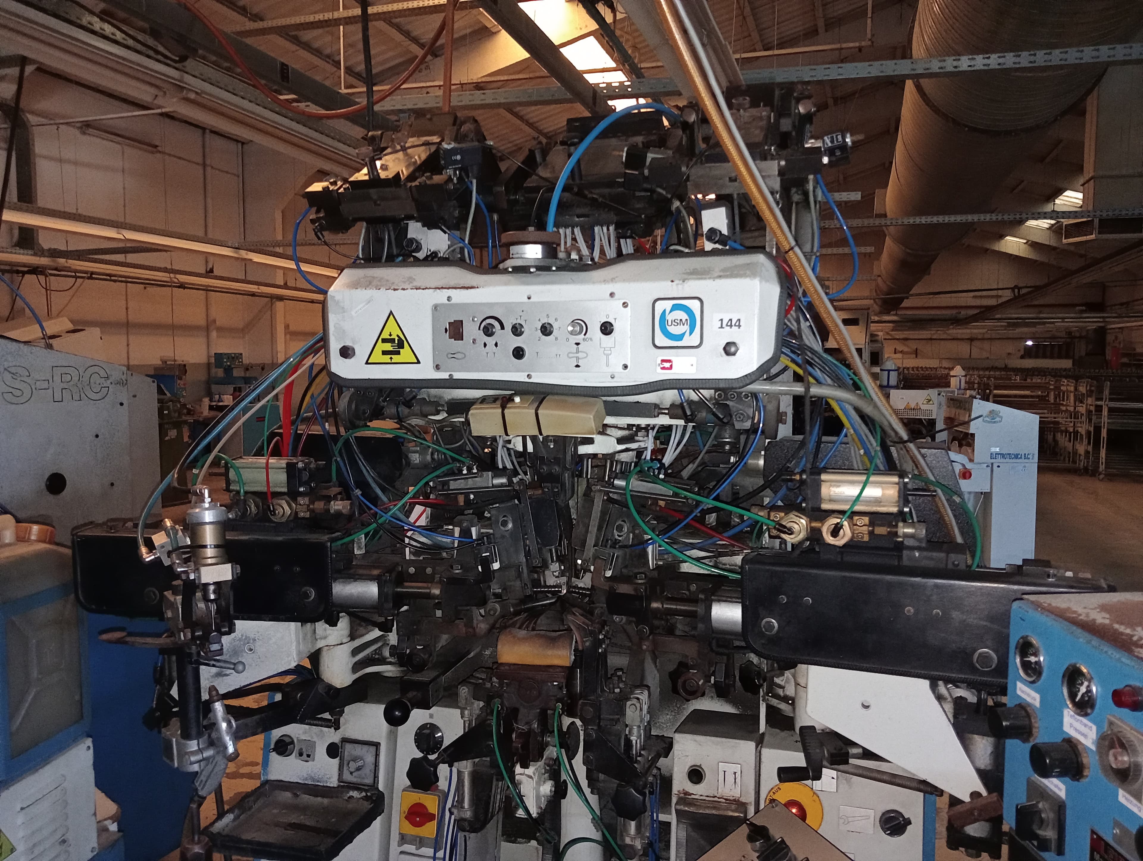 Máquina de Fechar Calcanheiras — imagen 2