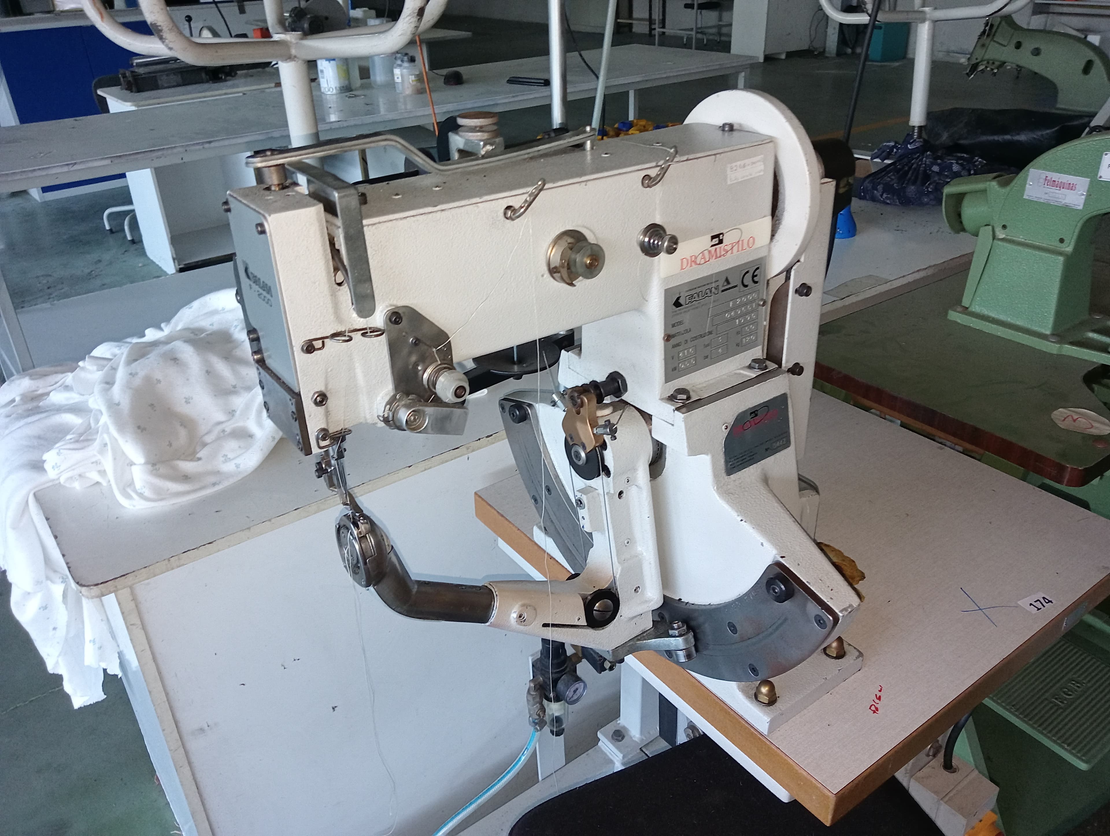 Máquina de Coser Solas — imagem 2