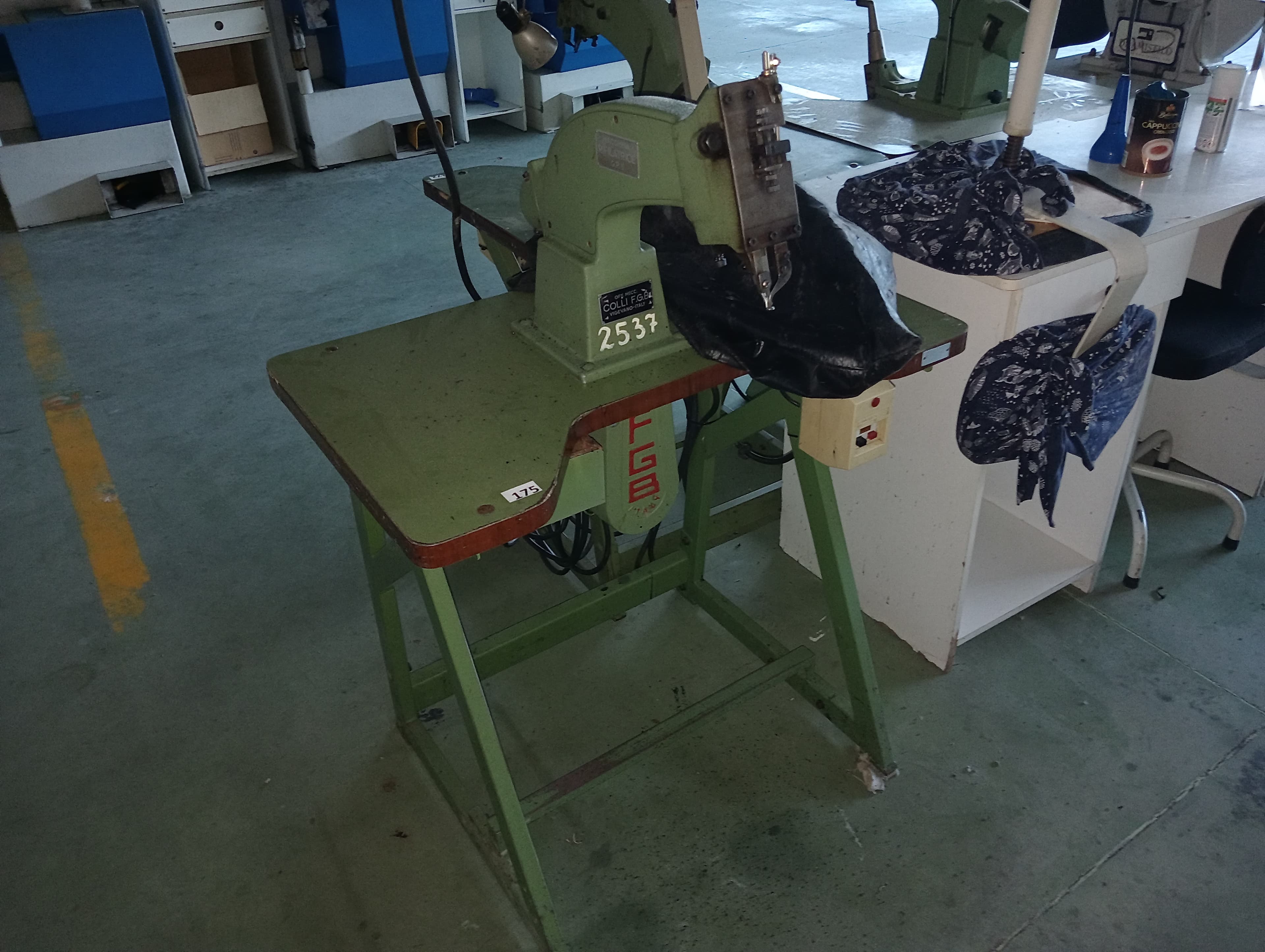 Máquina de Aparar Forros — image 2