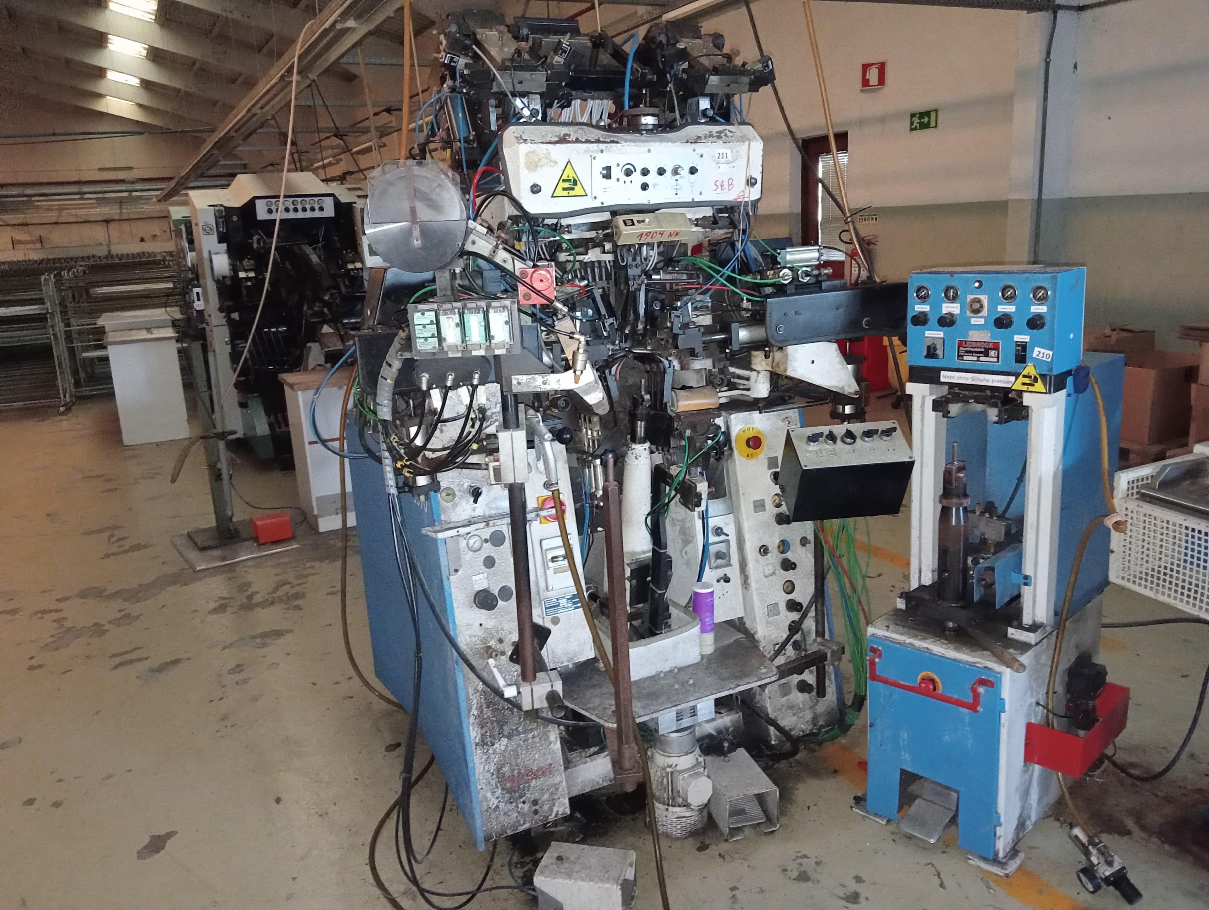 Máquina de fechar Calcanheiras — image 1