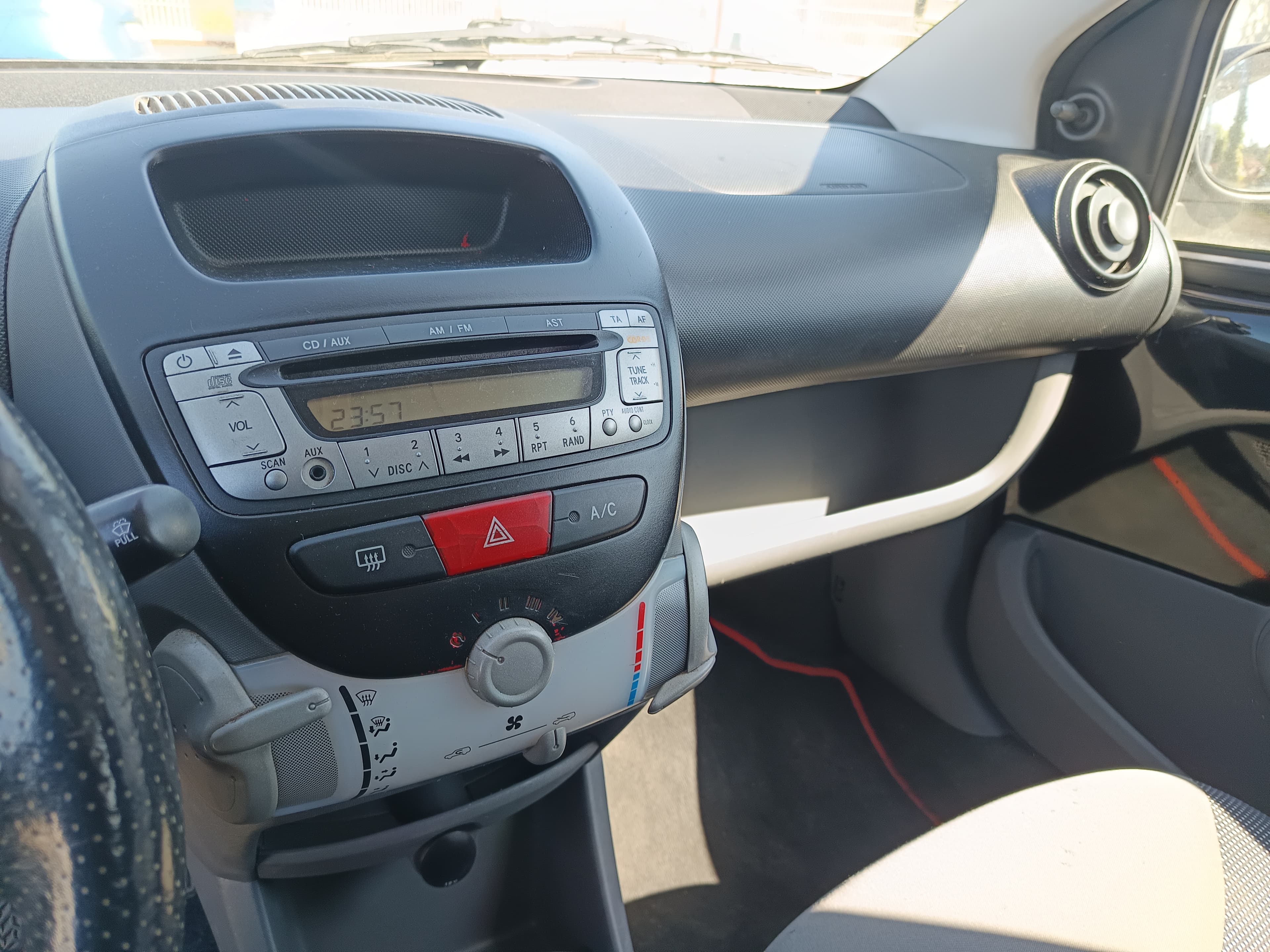 Peugeot 107 · Ano 2007 — imagen 29