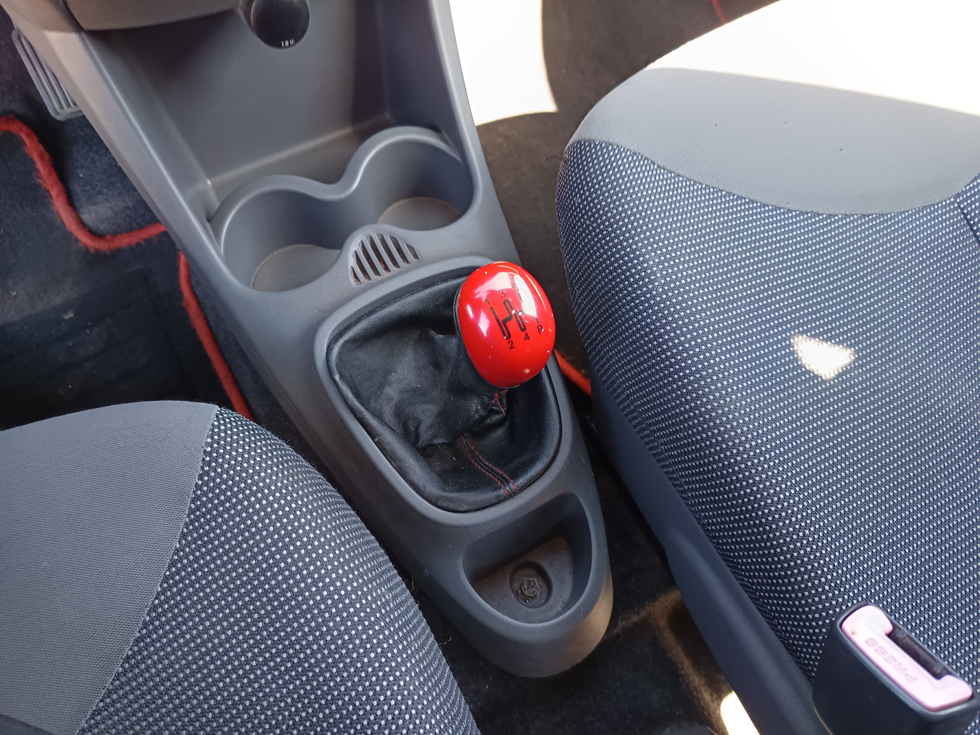 Peugeot 107 · Ano 2007 — imagen 32