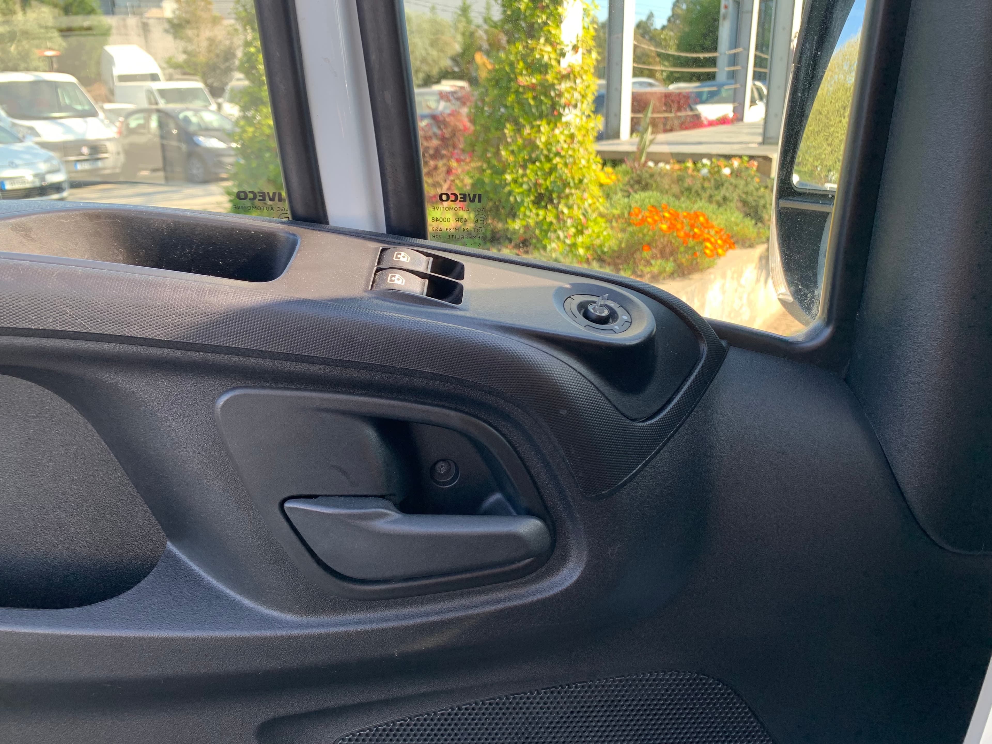 Iveco 35C14 · Ano 2017 — image 14