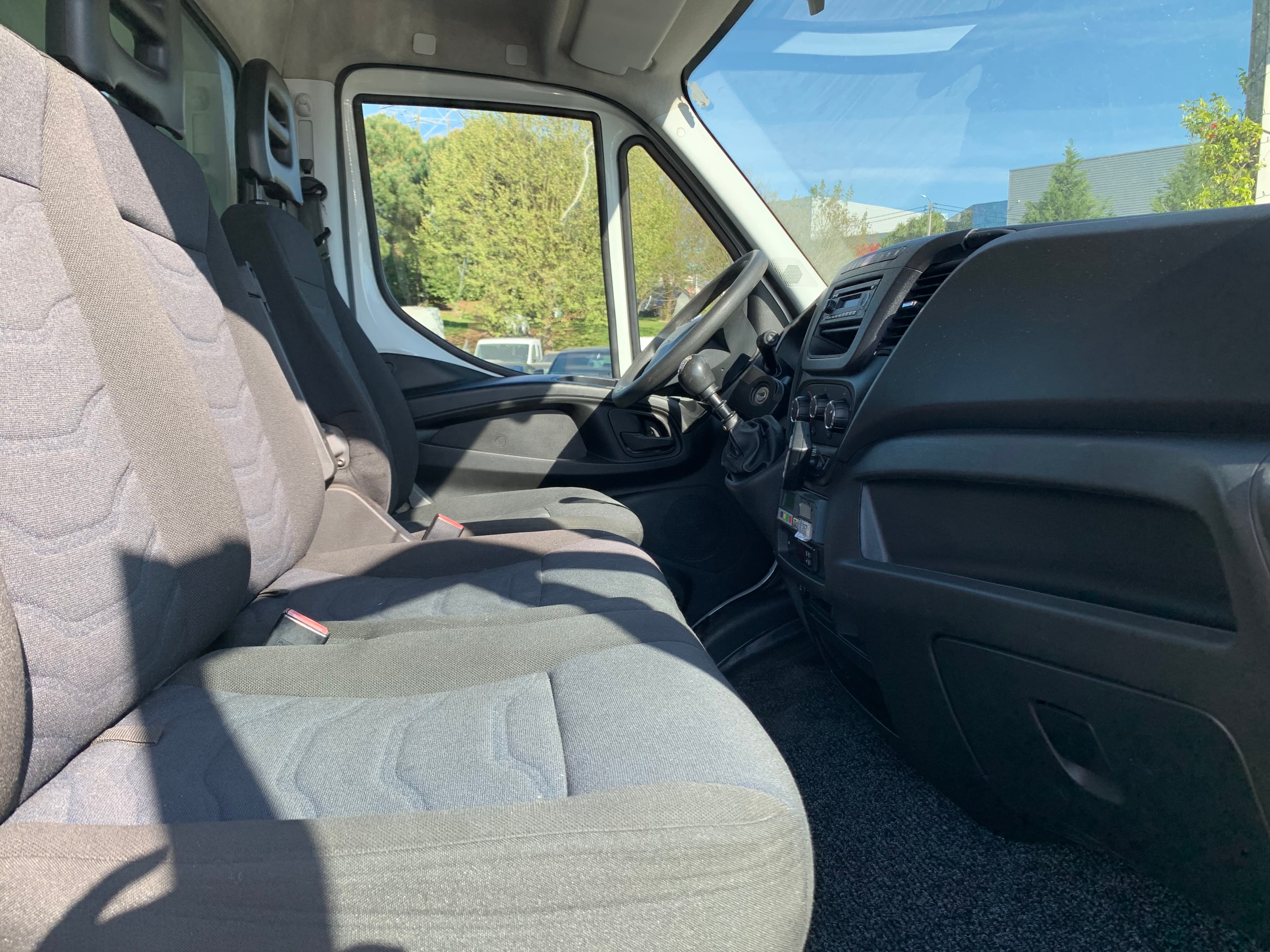 Iveco 35C14 · Ano 2017 — image 29