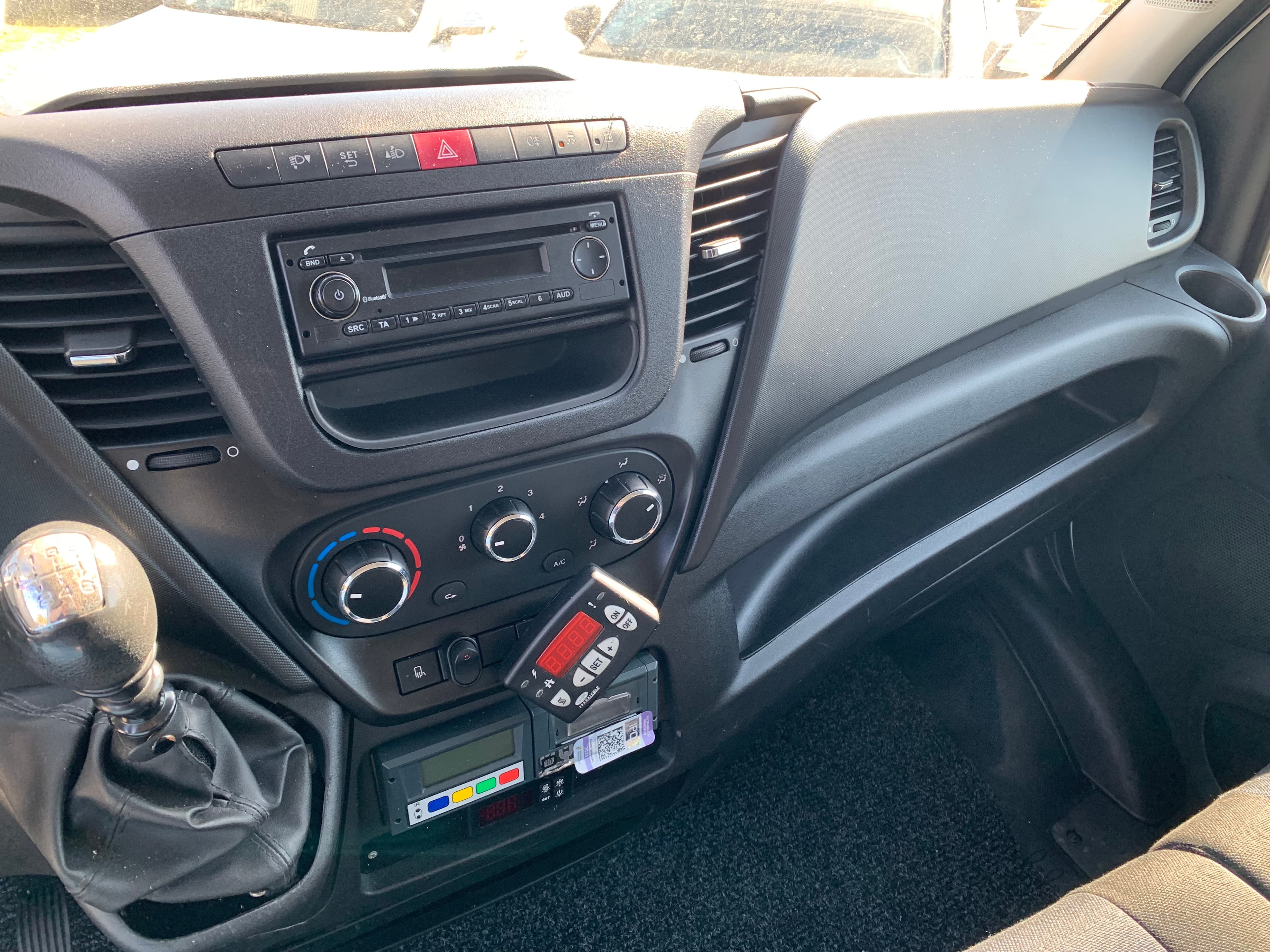 Iveco 35C14 · Ano 2017 — image 18