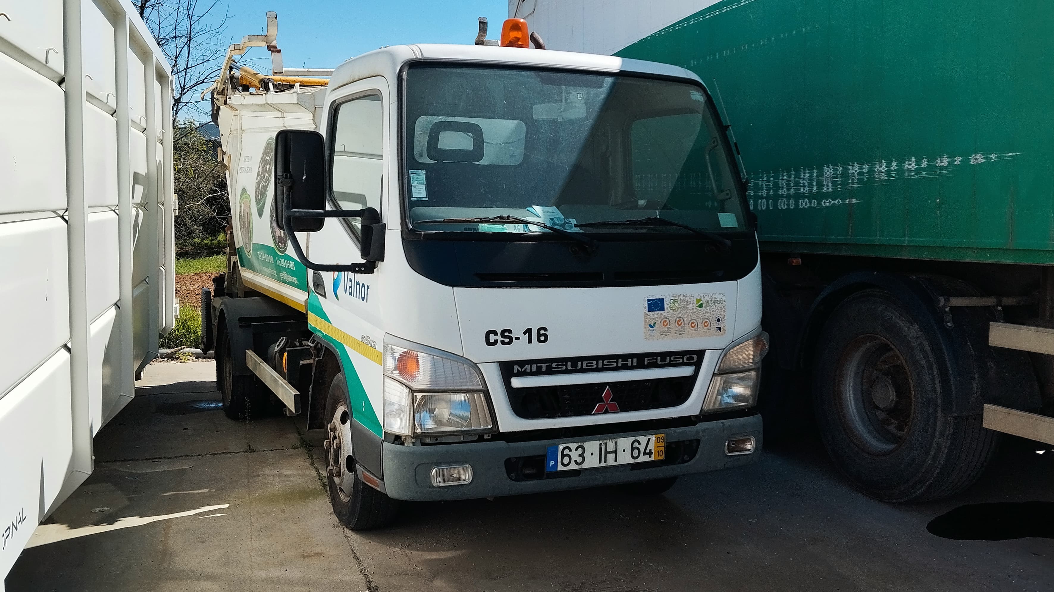 Mitsubishi Fuso Canter — image 2