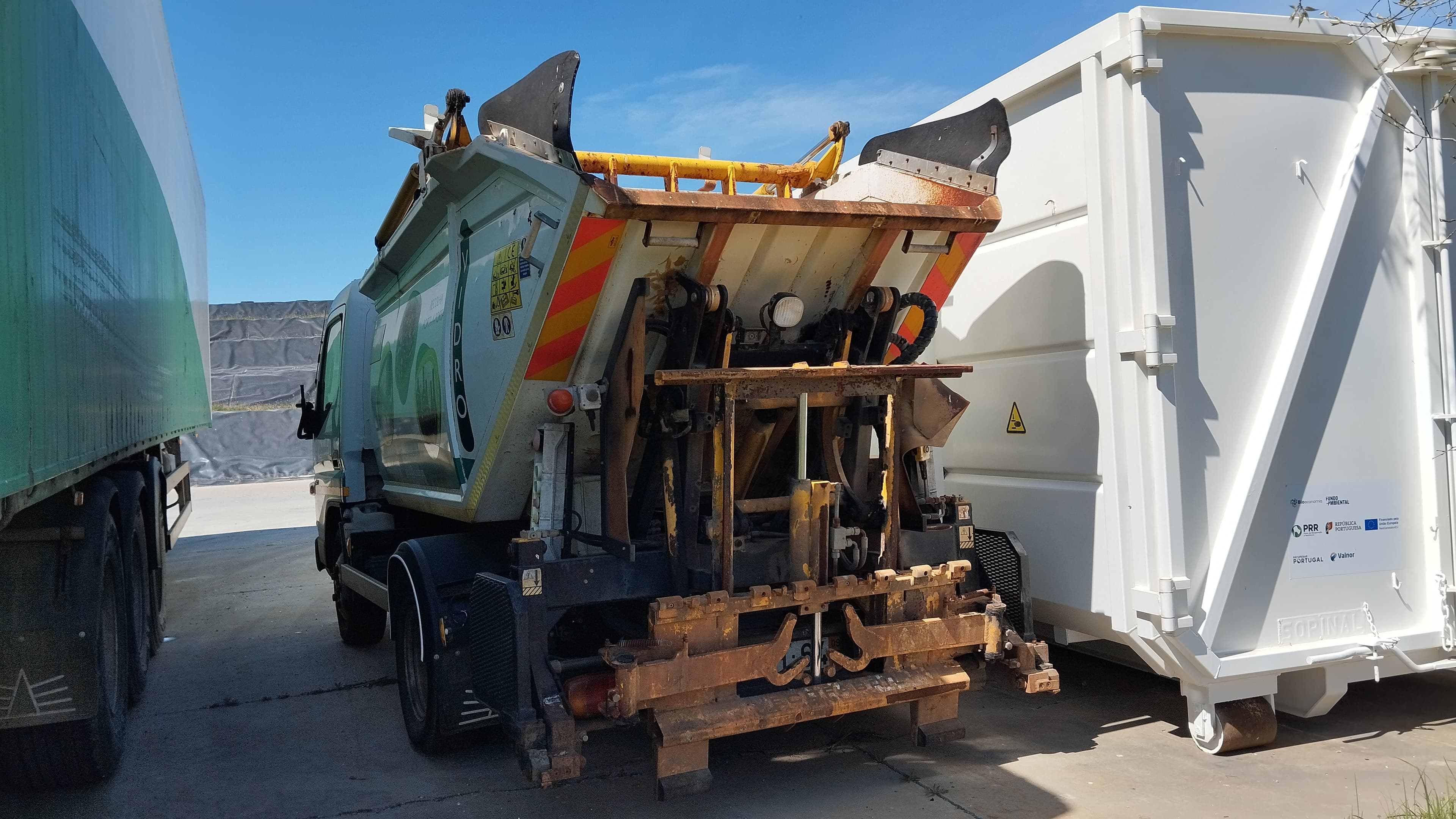 Mitsubishi Fuso Canter — image 3