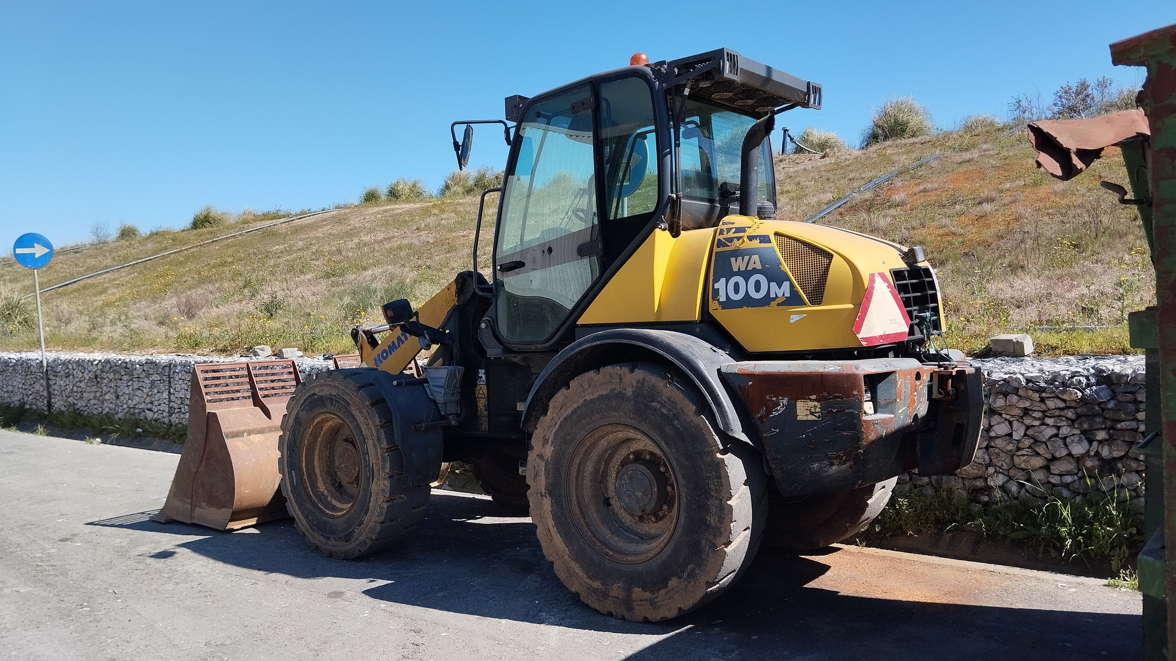 Pá carregadora Escavadora "KOMATSU WA 100-M 5 WS" — image 2