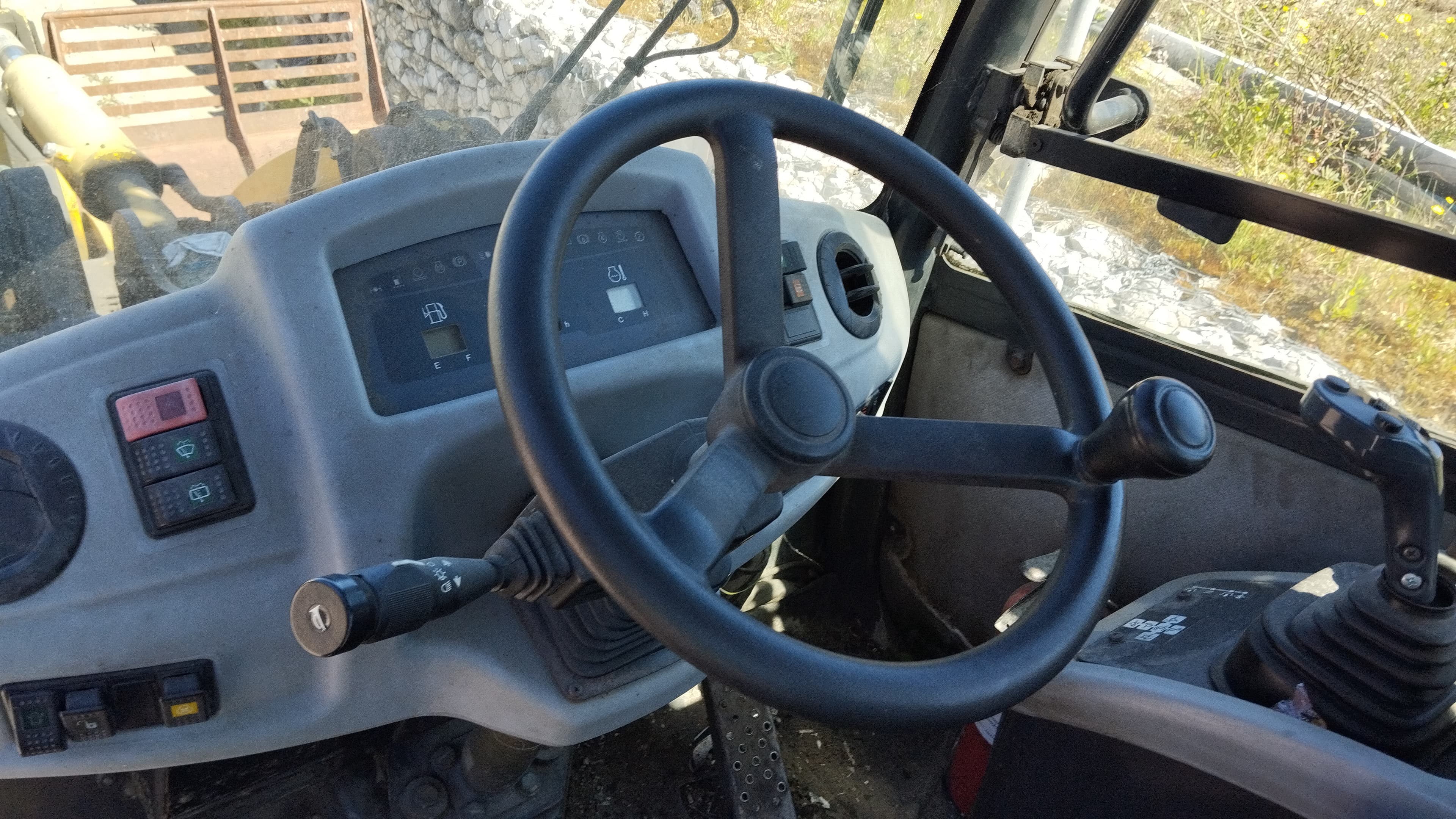 Pá carregadora Escavadora "KOMATSU WA 100-M 5 WS" — image 6