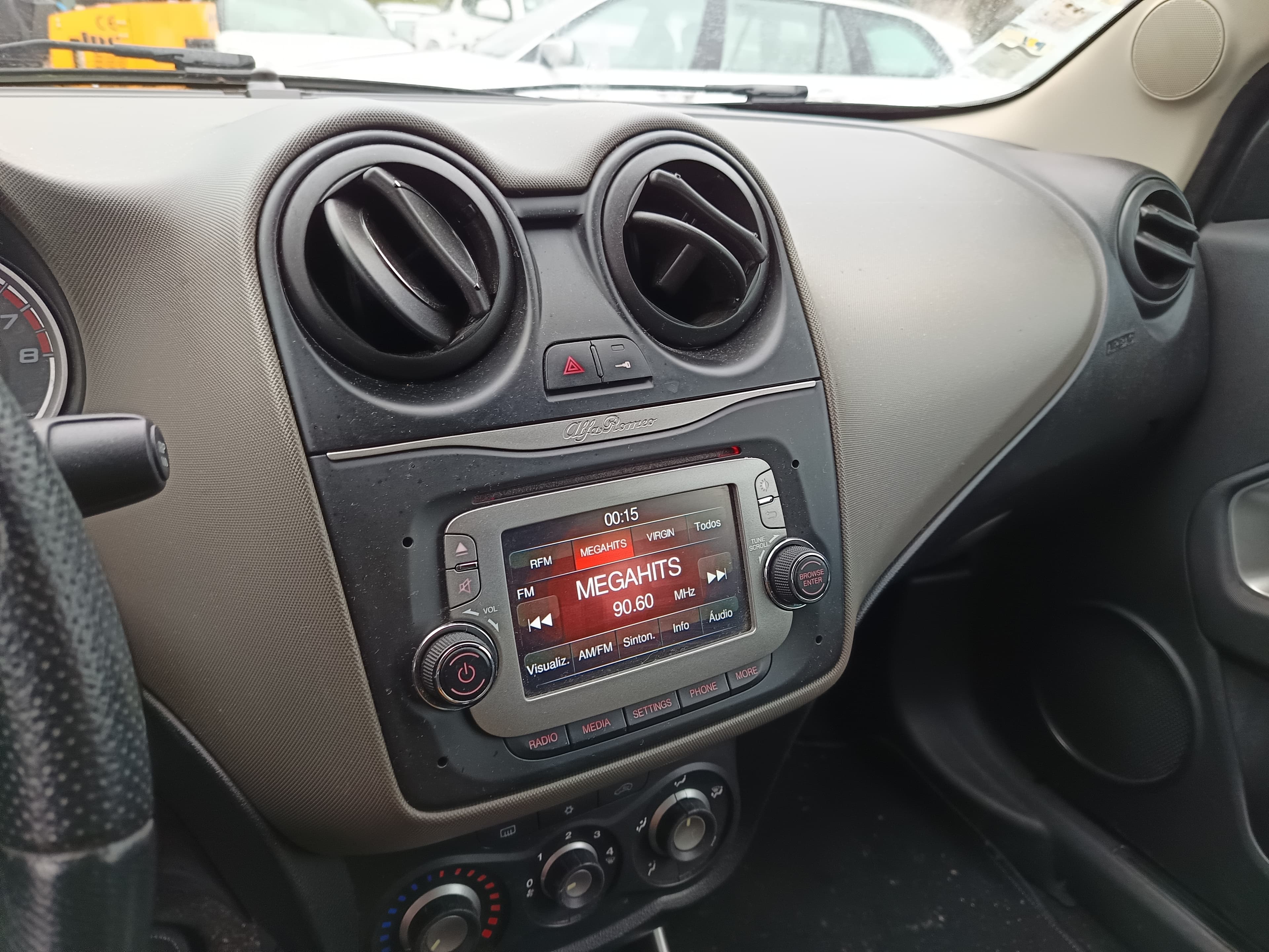 Alfa Romeo · Ano 2014 — imagen 24