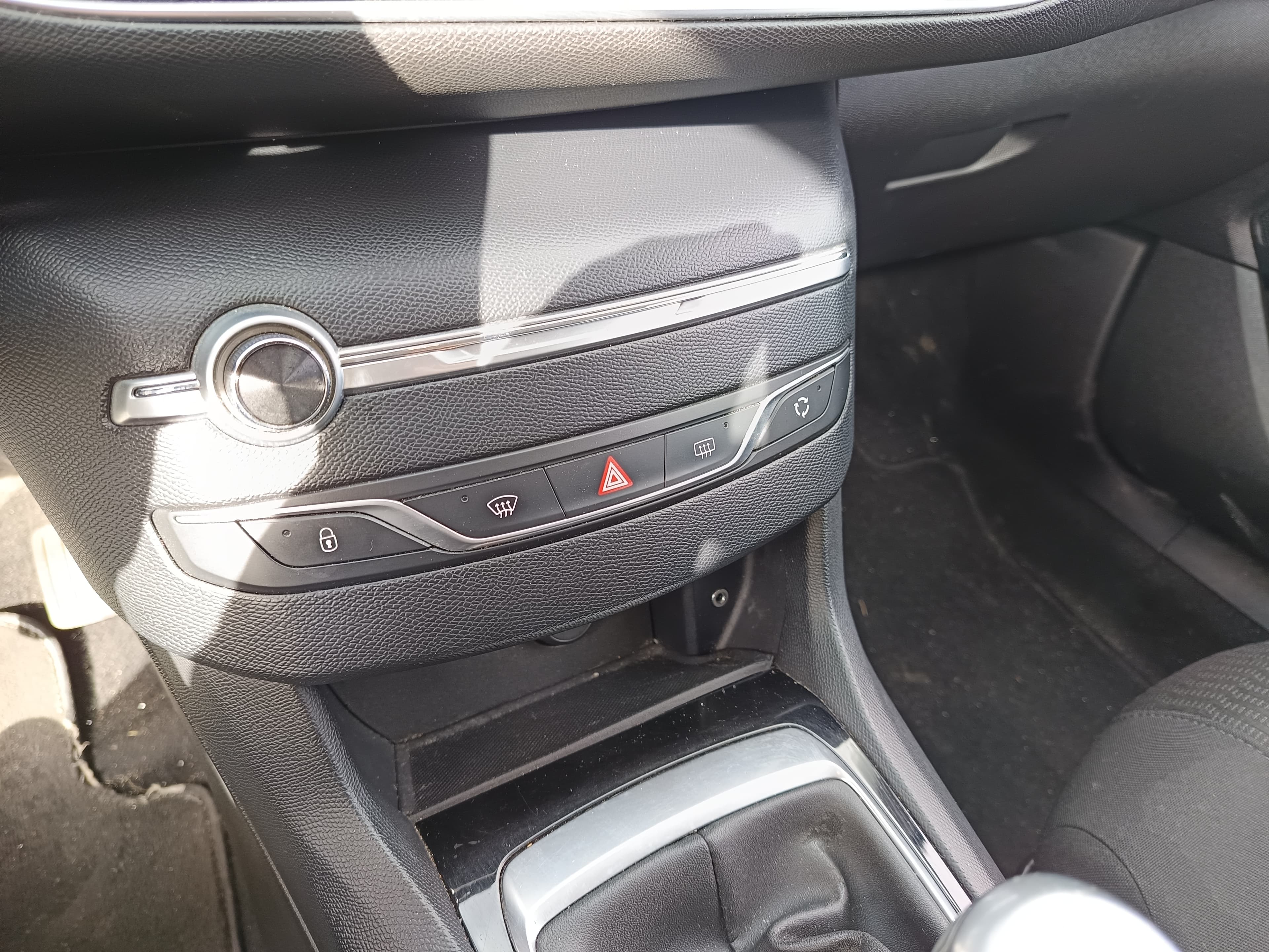 Peugeot 308 · Année 2015 — image 26