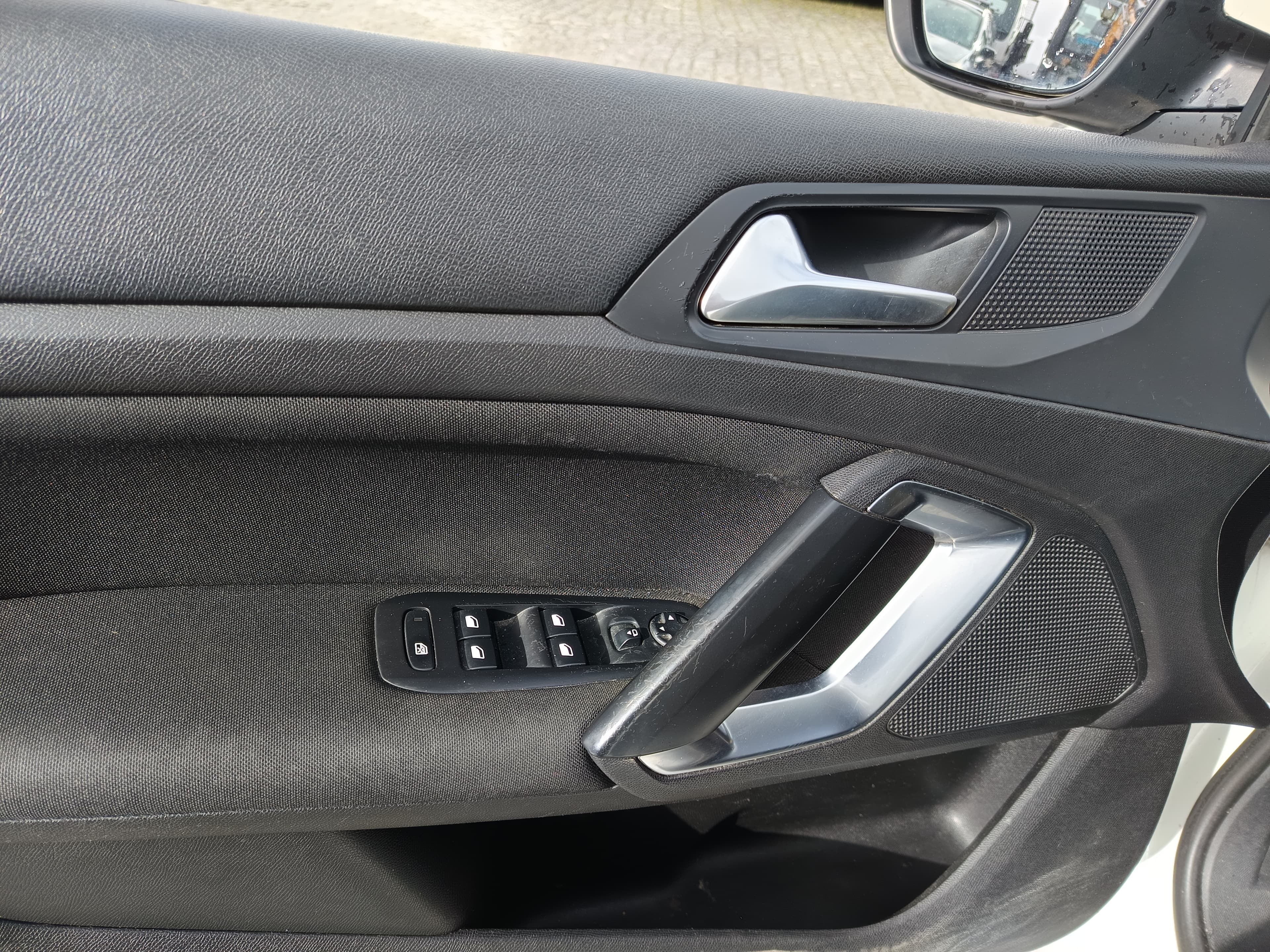 Peugeot 308 · Année 2015 — image 34