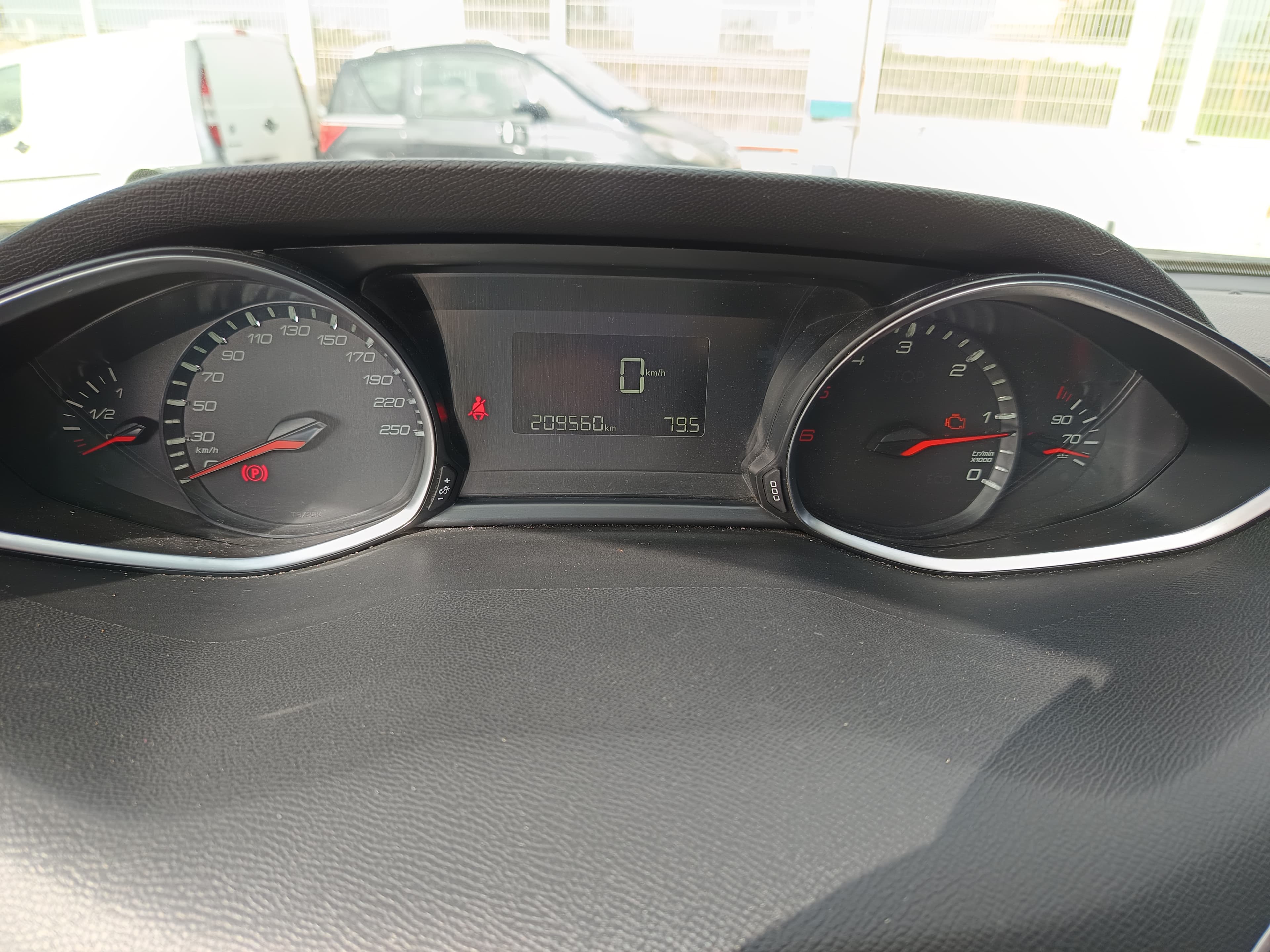 Peugeot 308 · Année 2015 — image 29