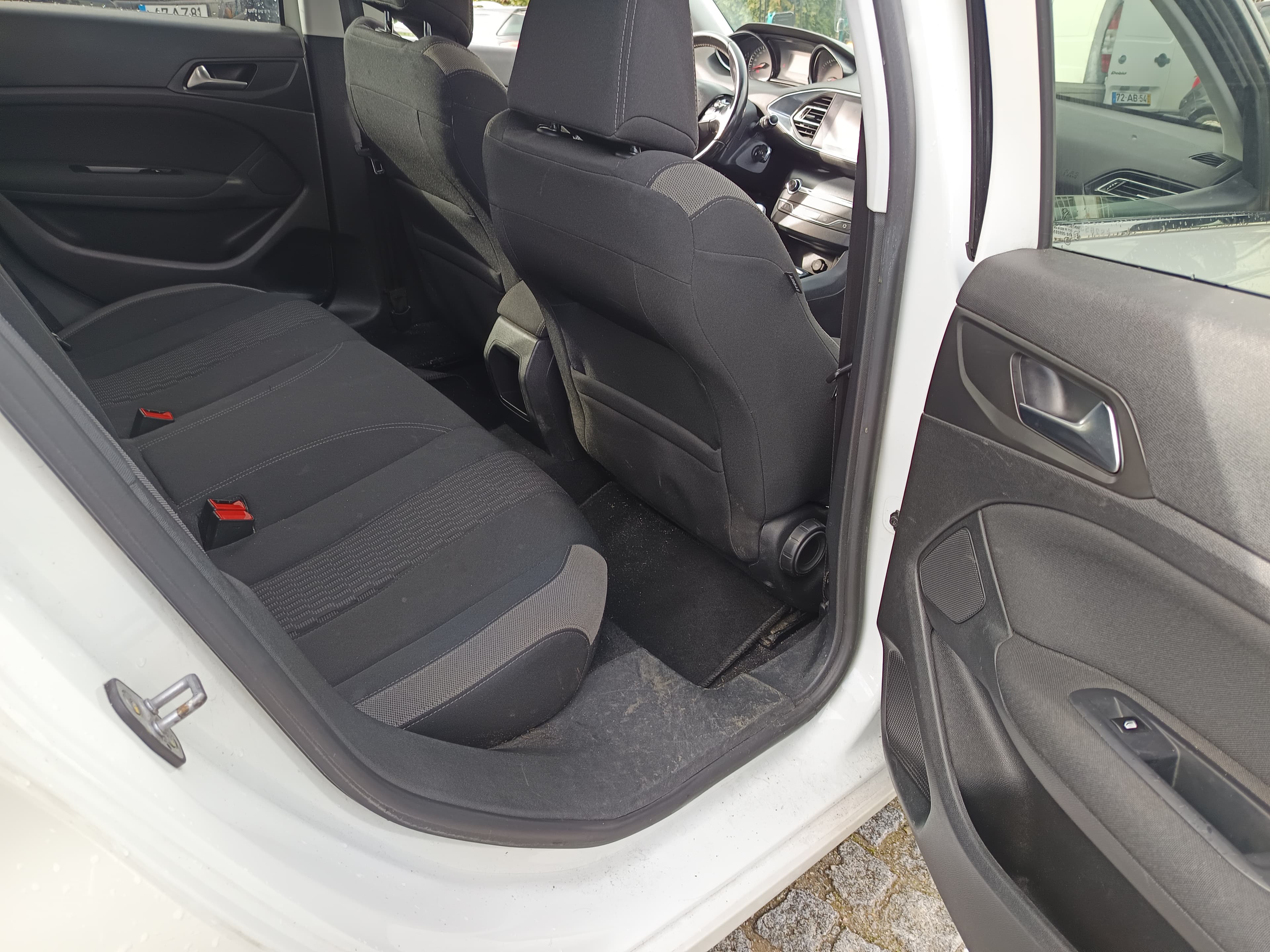 Peugeot 308 · Année 2015 — image 22