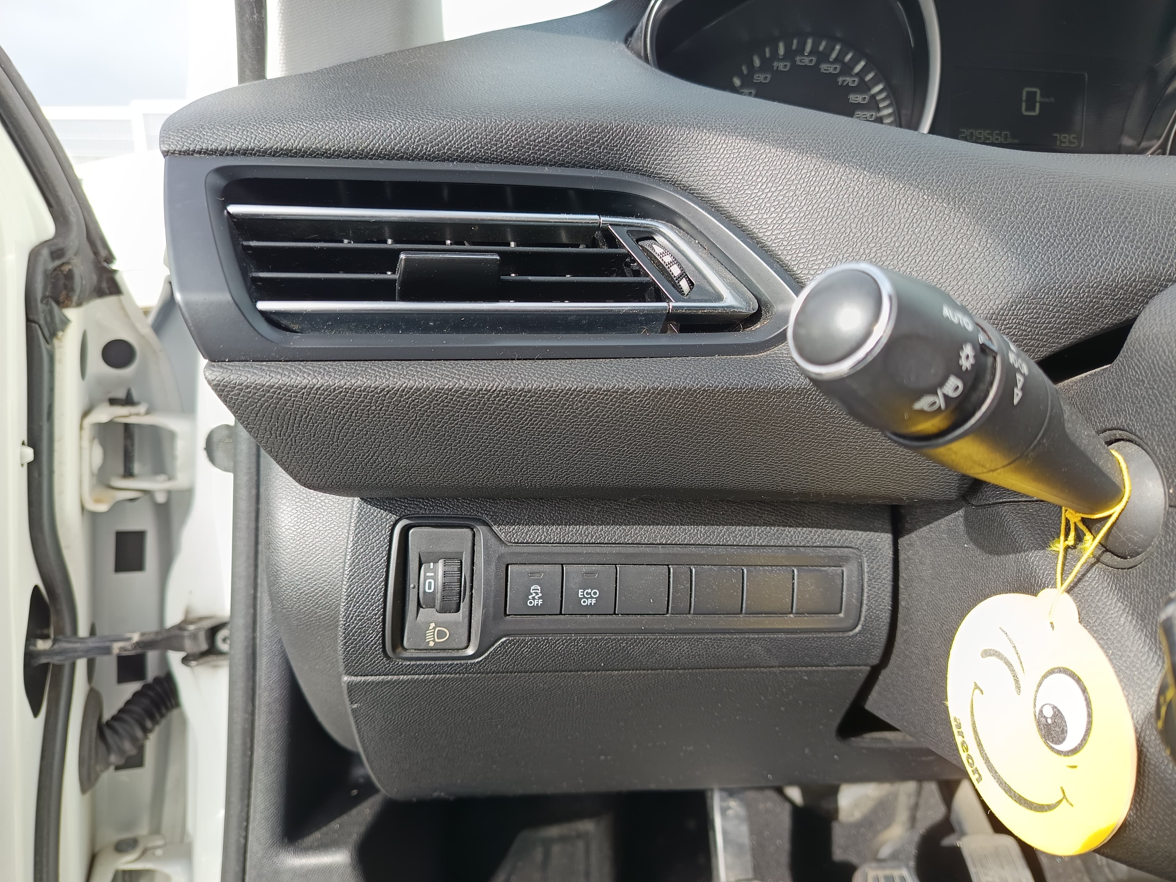 Peugeot 308 · Année 2015 — image 30