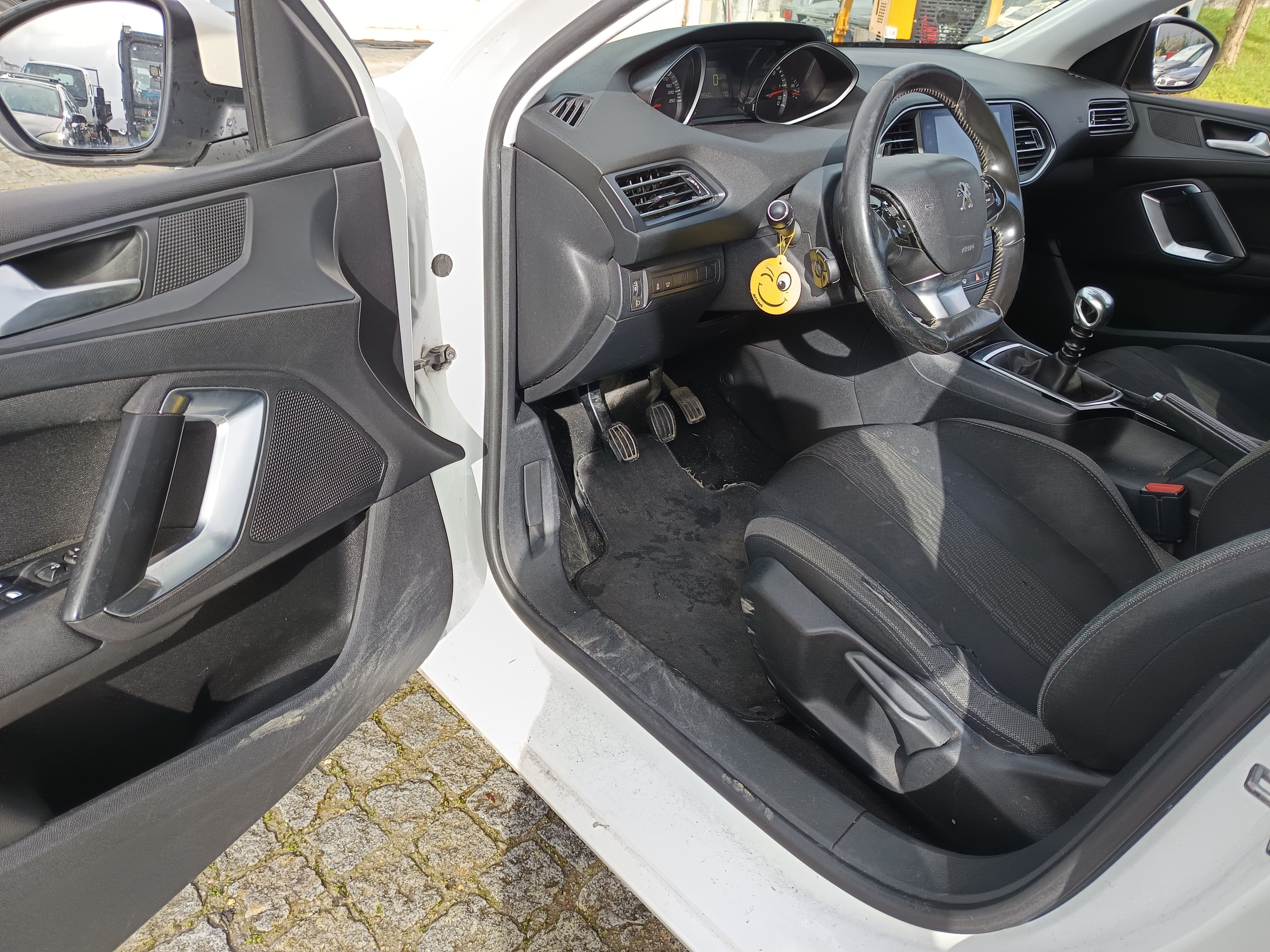 Peugeot 308 · Année 2015 — image 20