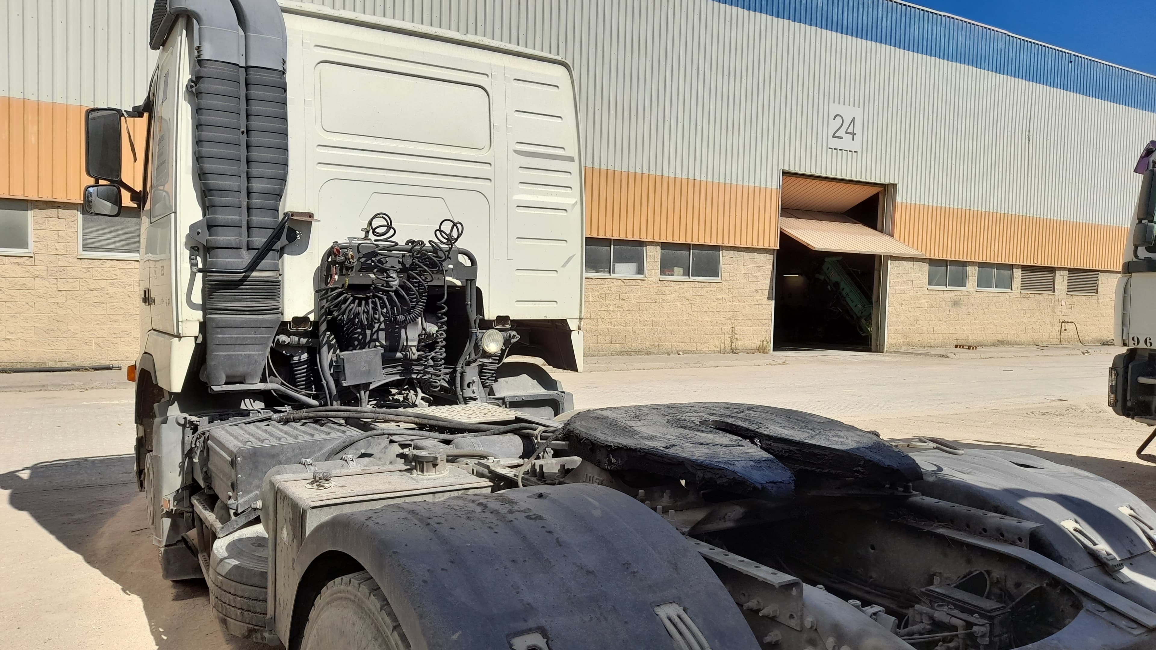 Camião Trator VOLVO — imagen 9