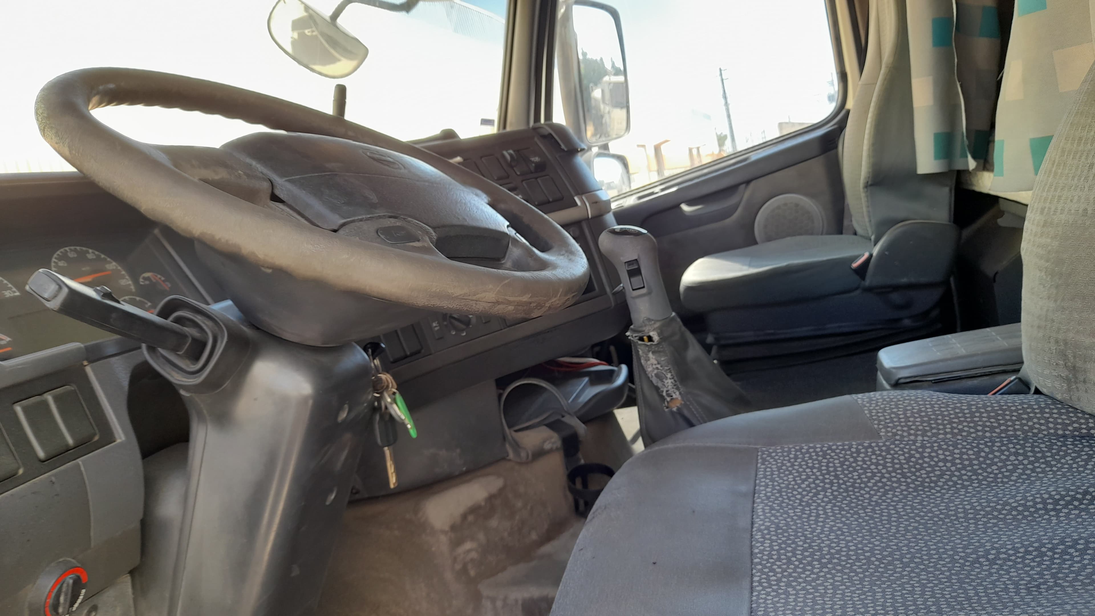 Camião Trator VOLVO — imagen 7